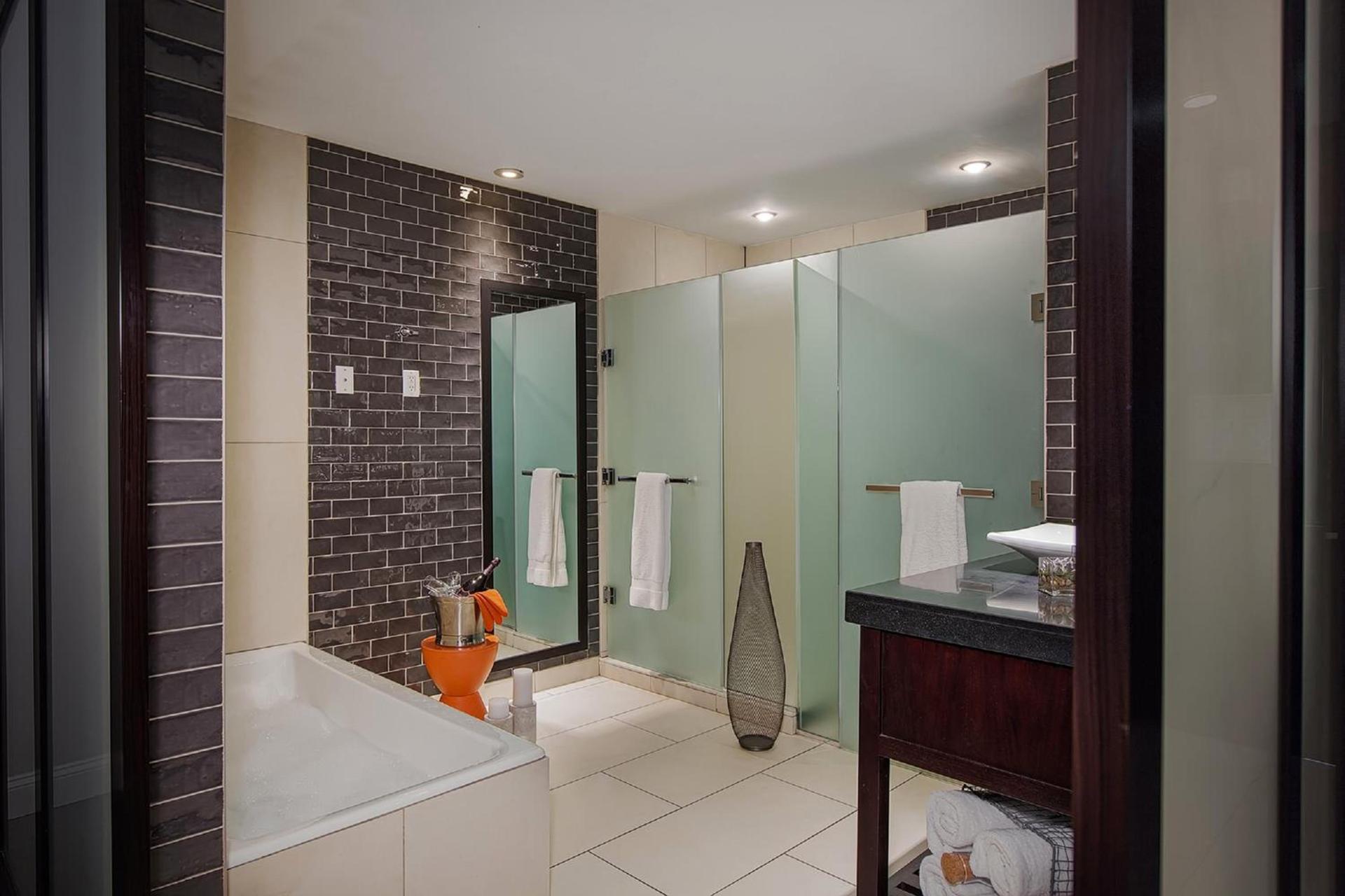 Ravel Hotel Trademark Collection by Wyndham photo 44