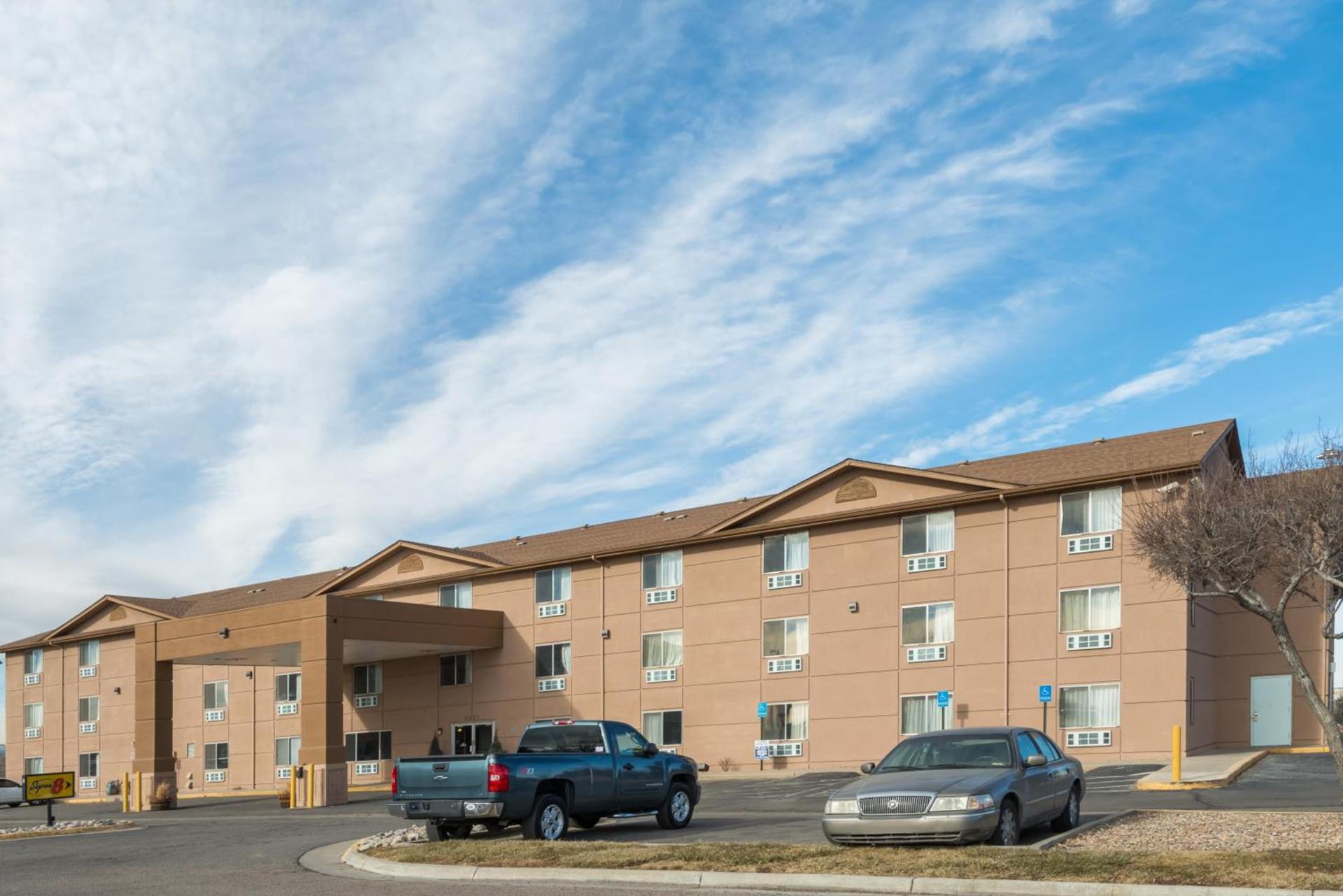 Super 8 by Wyndham Henderson North East Denver photo 28