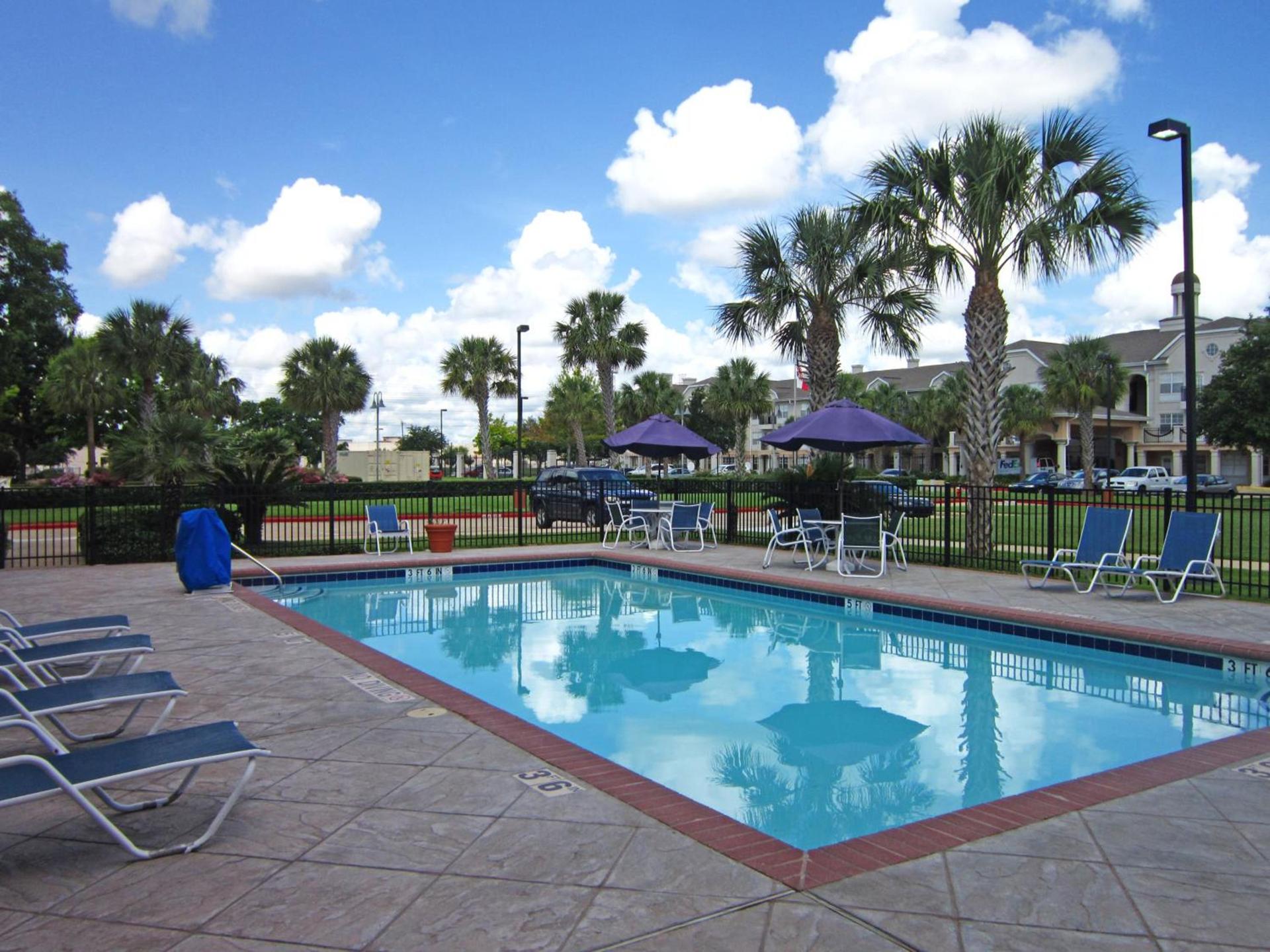 Candlewood Suites Houston Space Center - Webster photo 2