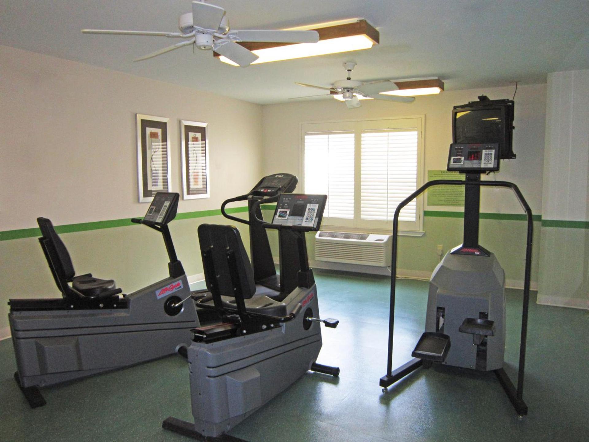 Candlewood Suites Houston Space Center - Webster photo 6