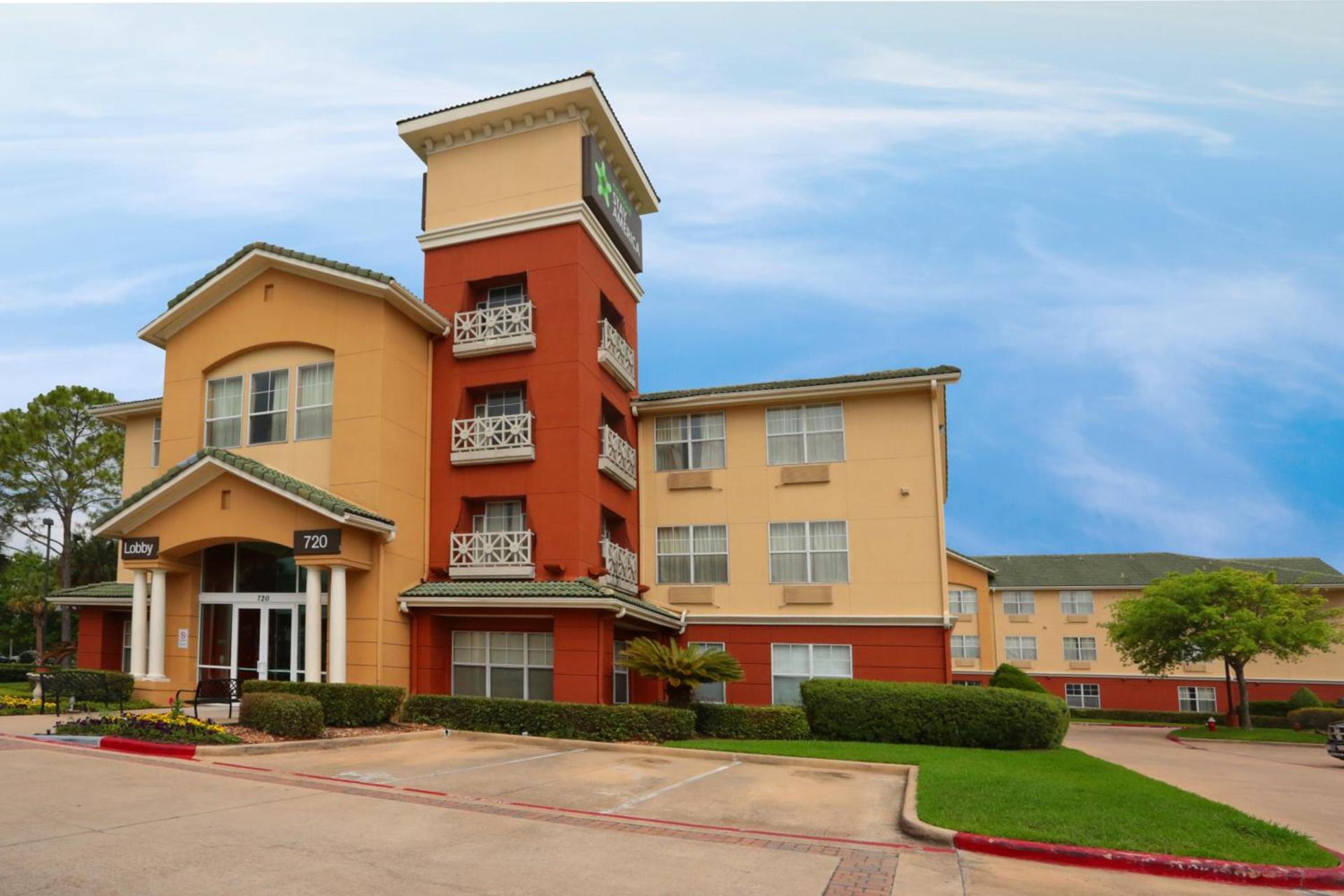 Candlewood Suites Houston Space Center - Webster photo 3