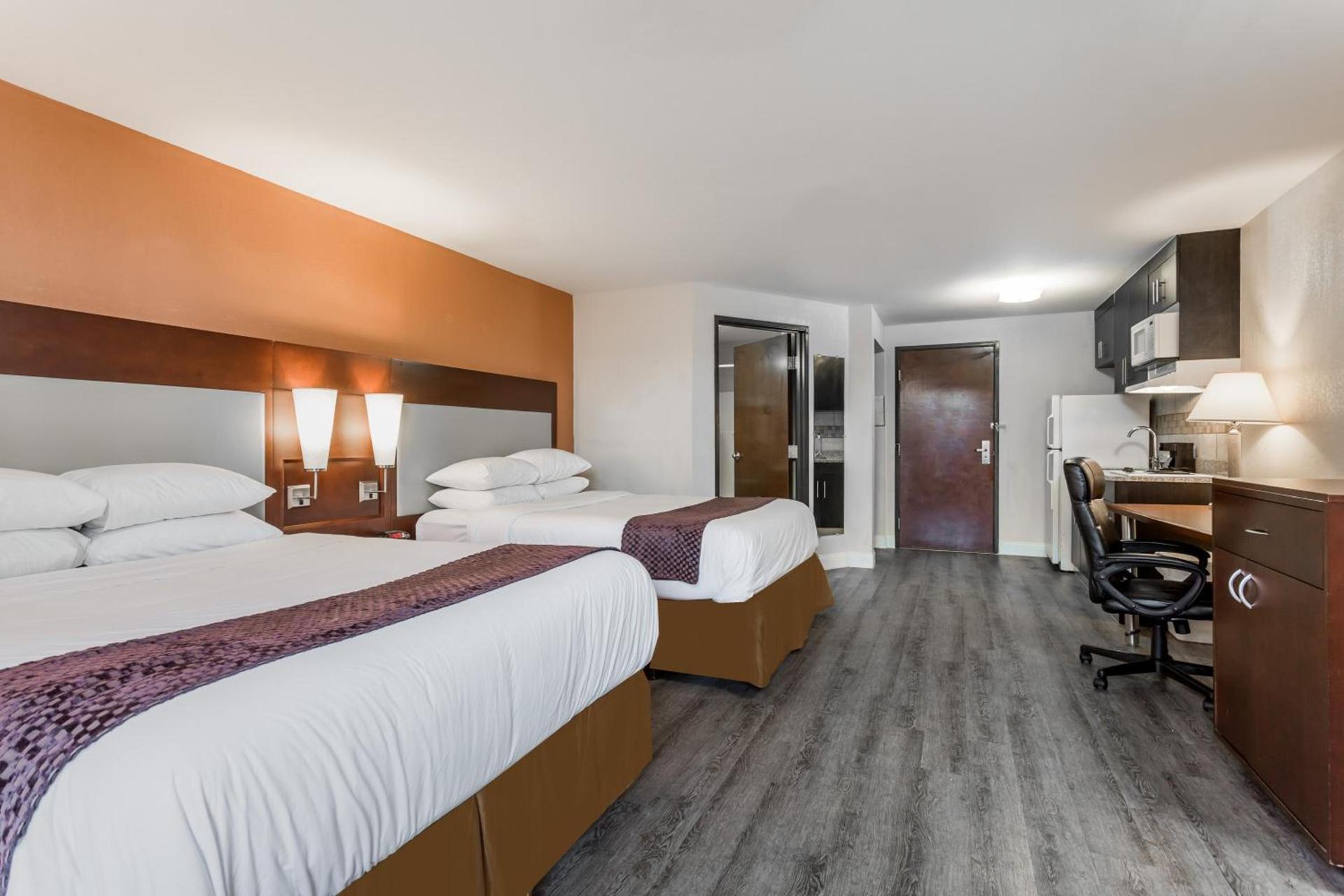 Days Inn & Suites by Wyndham Rocky Mount Golden East photo 59