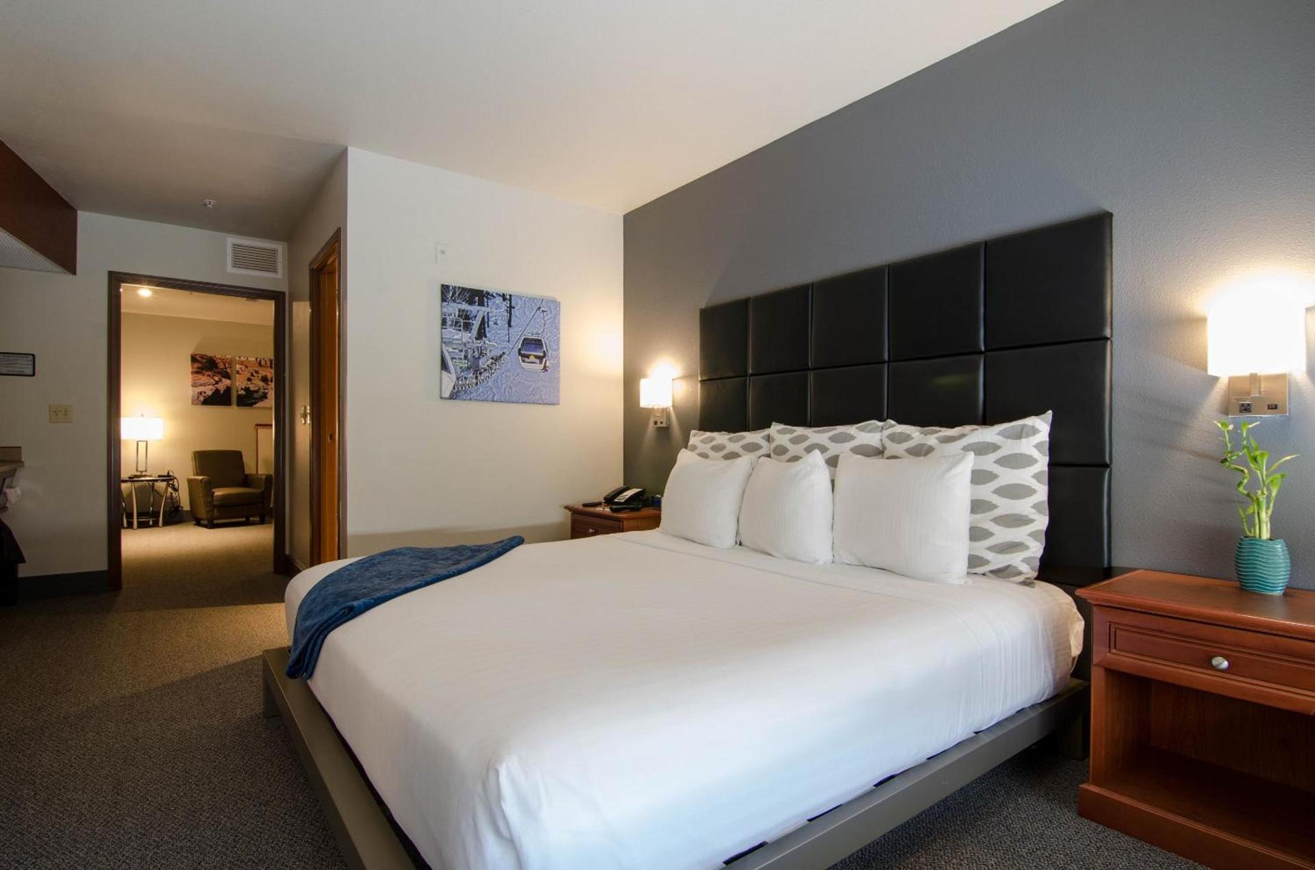 Wood River Inn & Suite photo 52