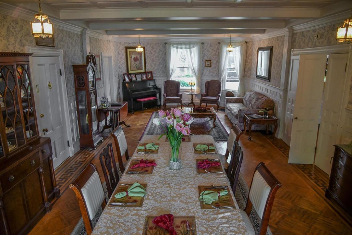 Saltair Inn Waterfront B&B photo 41