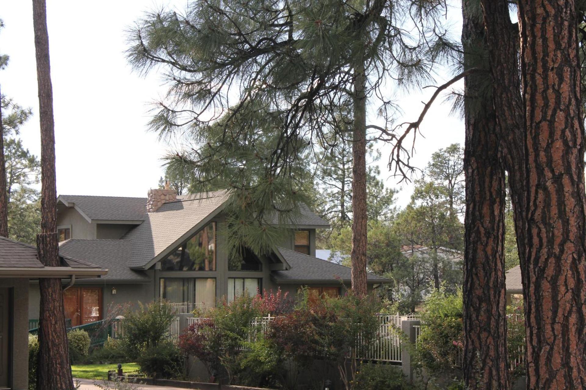 Majestic Mountain Inn photo 21