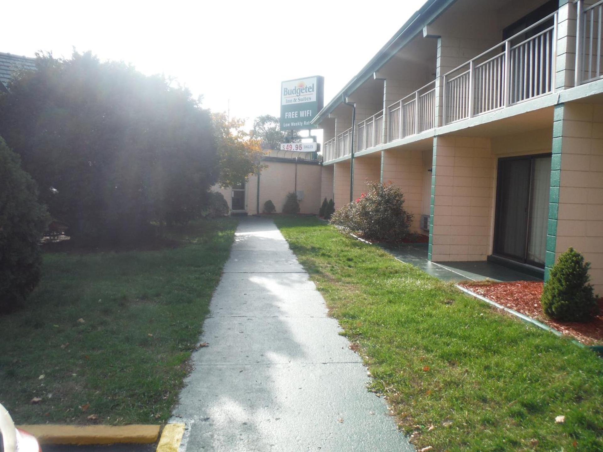 Budgetel Inn & Suites Hotel photo 20