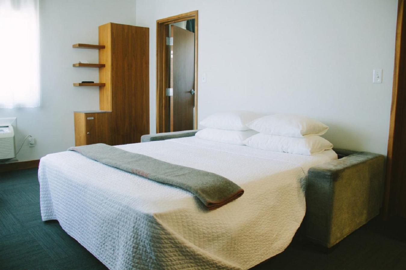Modern Hotel photo 97
