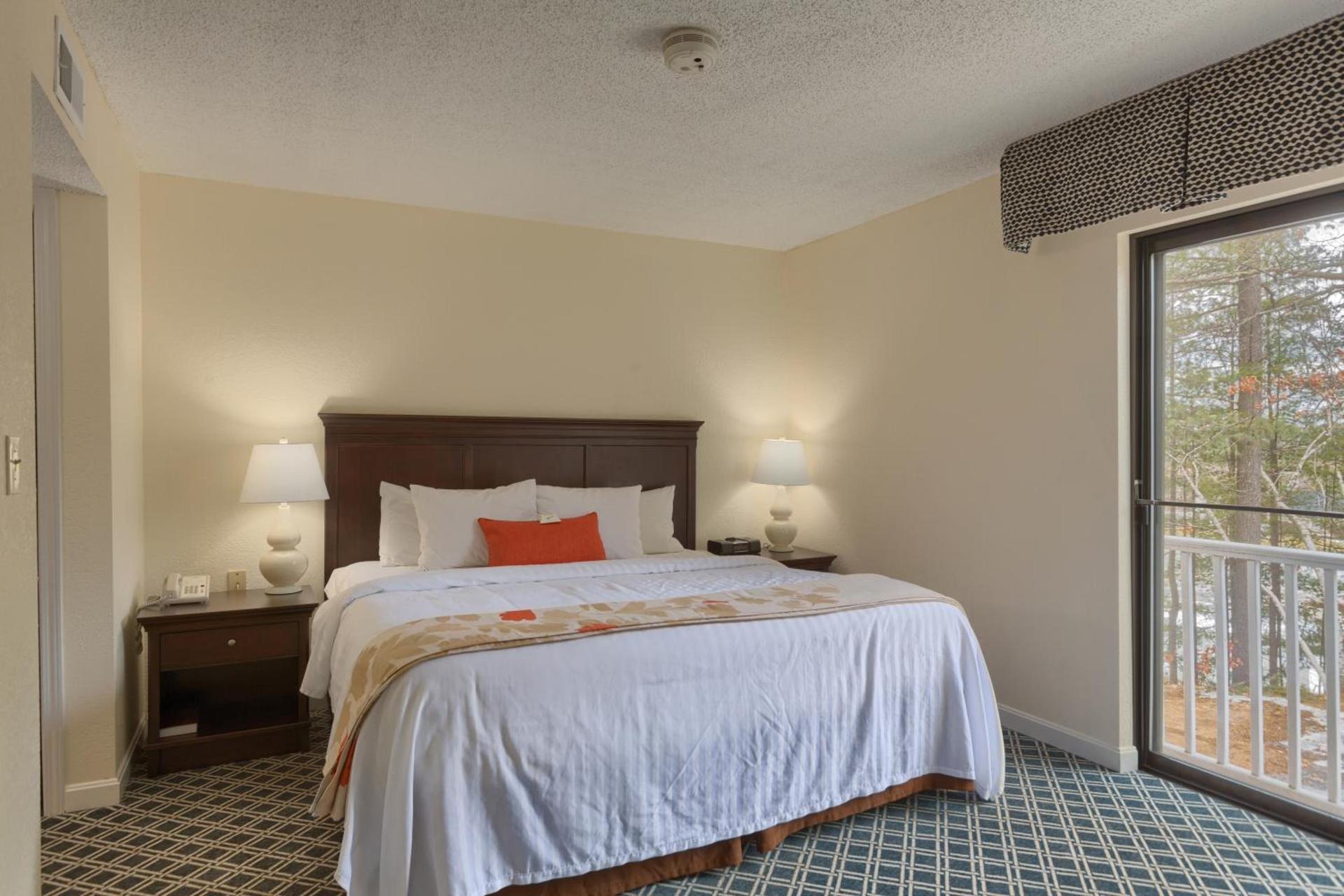 Residences at Daniel Webster photo 16