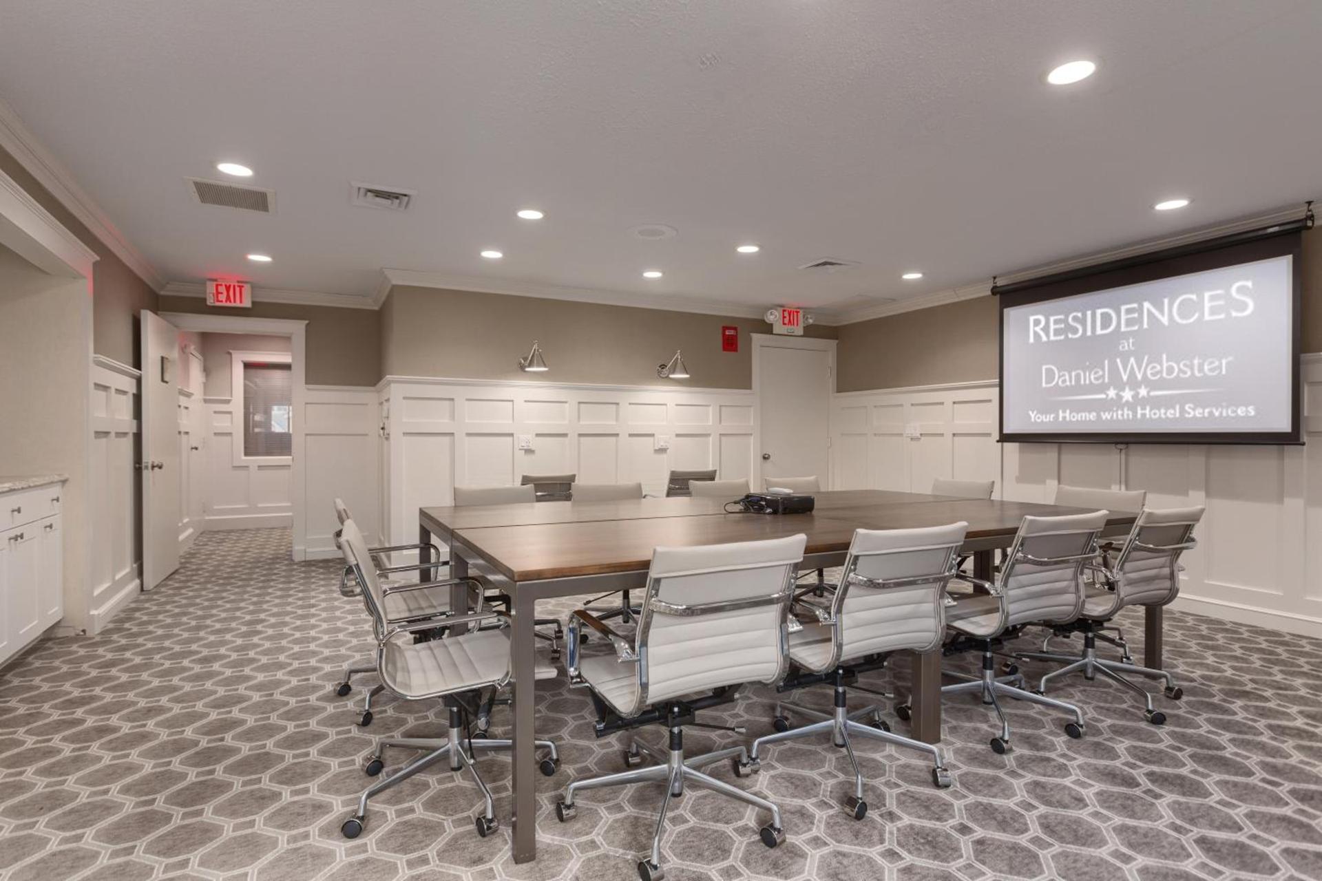 Residences at Daniel Webster photo 17