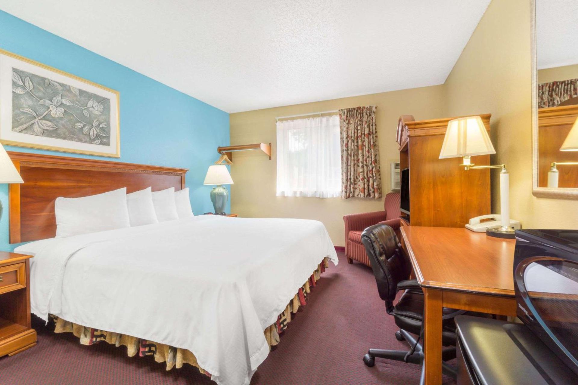 Baymont Inn & Suites by Wyndham Huber Heights Dayton Northeast photo 11