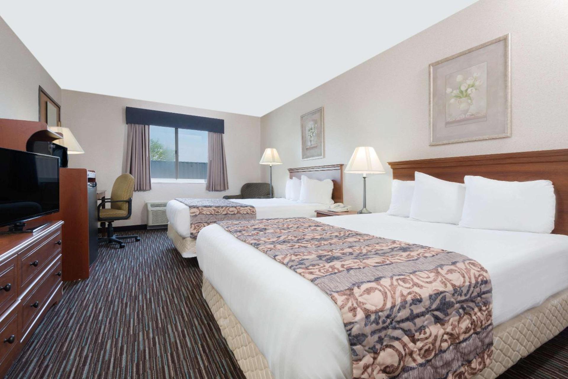 Baymont by Wyndham Columbus/Rickenbacker photo 8