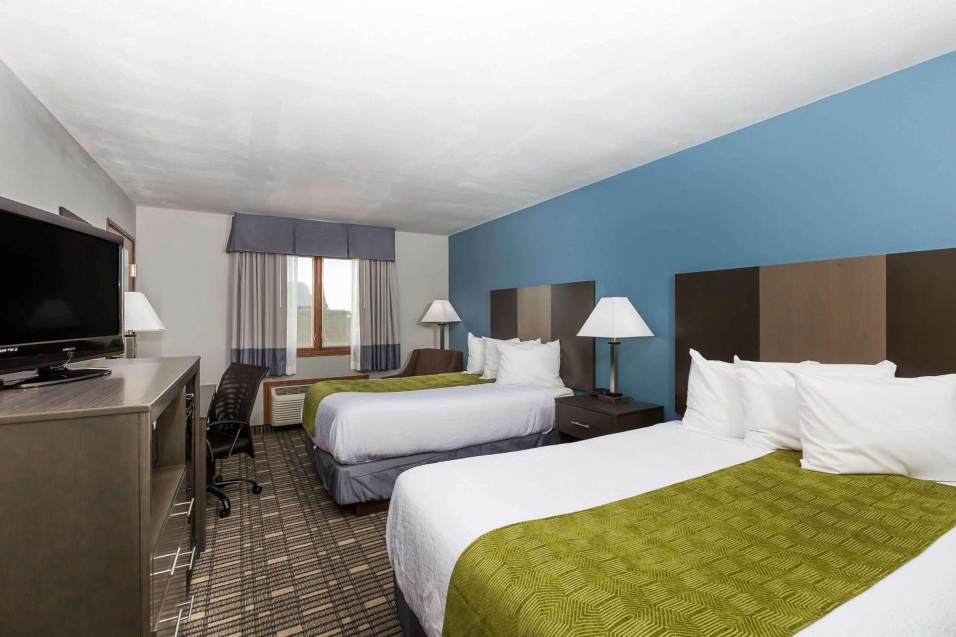 Baymont by Wyndham Pella photo 36