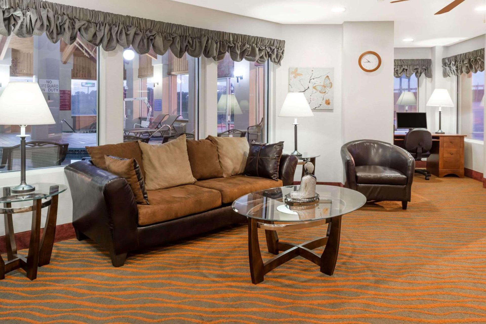 Baymont by Wyndham Rolla photo 2