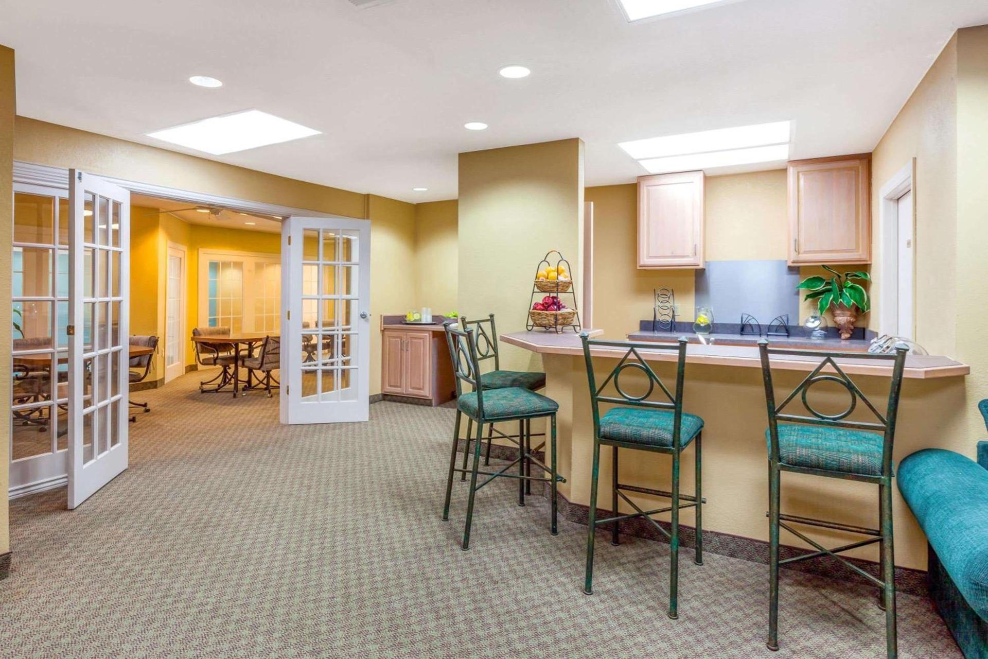 Extend-a-Suites - Extended Stay, I-40 Amarillo West photo 12