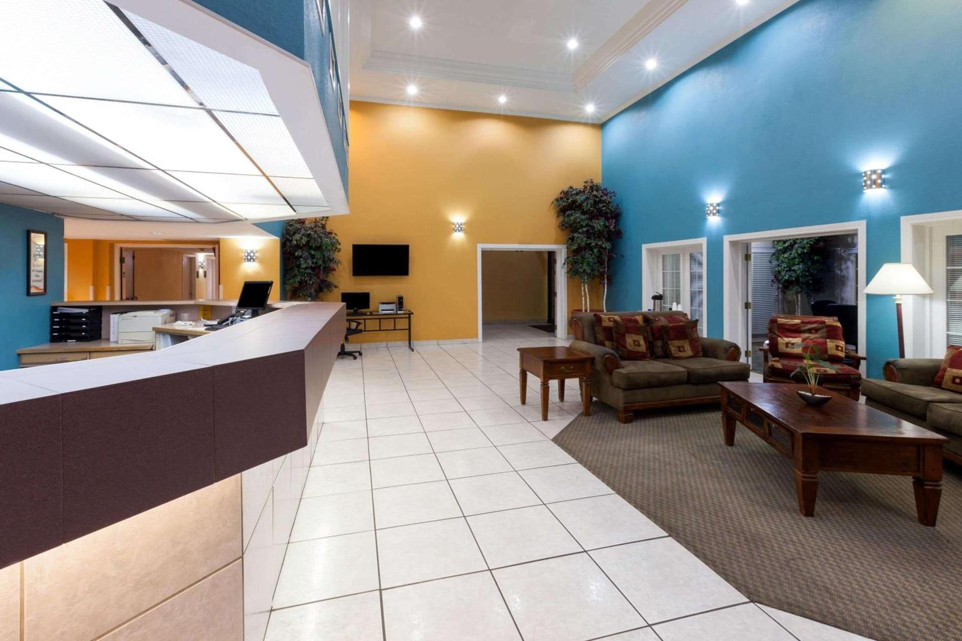 Extend-a-Suites - Extended Stay, I-40 Amarillo West photo 15