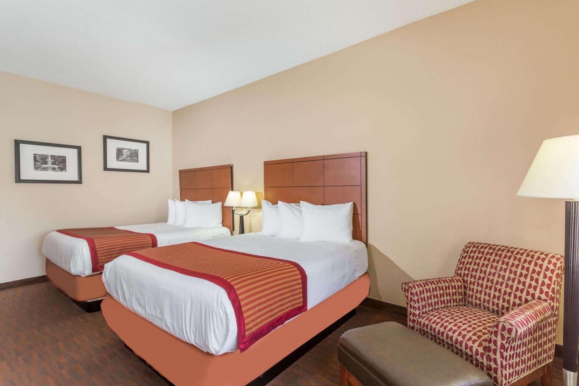 Baymont by Wyndham Savannah/Garden City photo 28