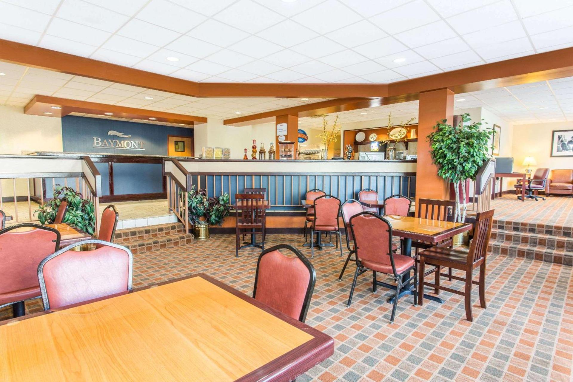 Baymont by Wyndham Cincinnati Sharonville photo 10