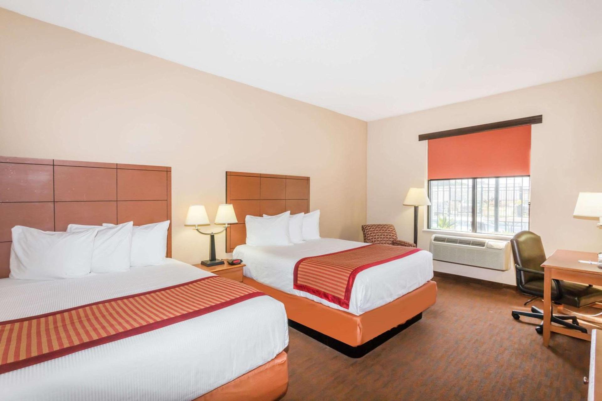 Baymont by Wyndham Savannah/Garden City photo 22