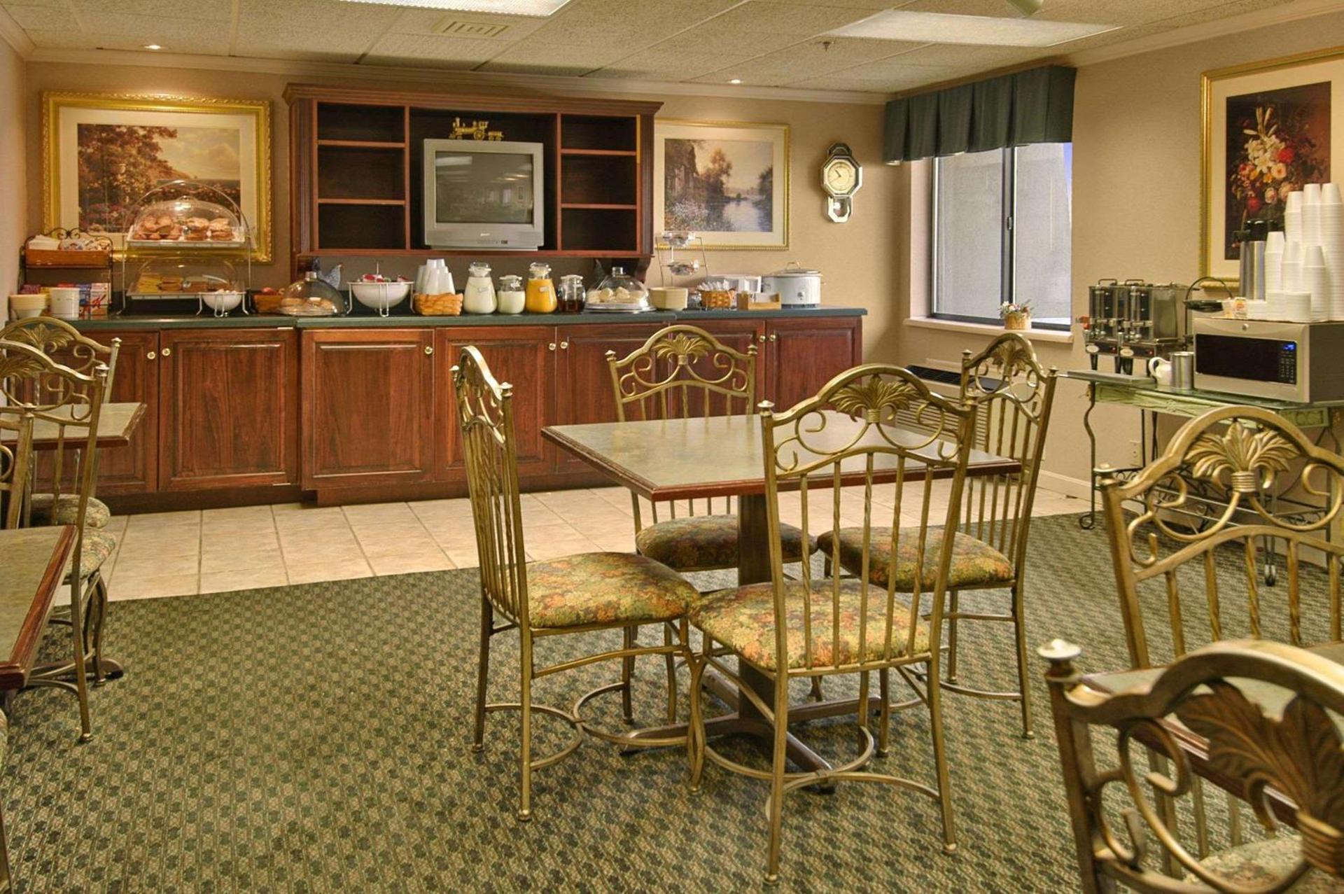 Baymont by Wyndham Corydon photo 9