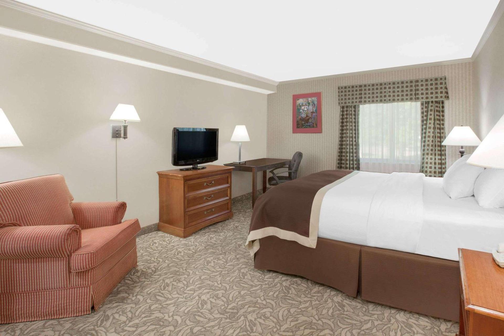 Baymont by Wyndham Jackson photo 14