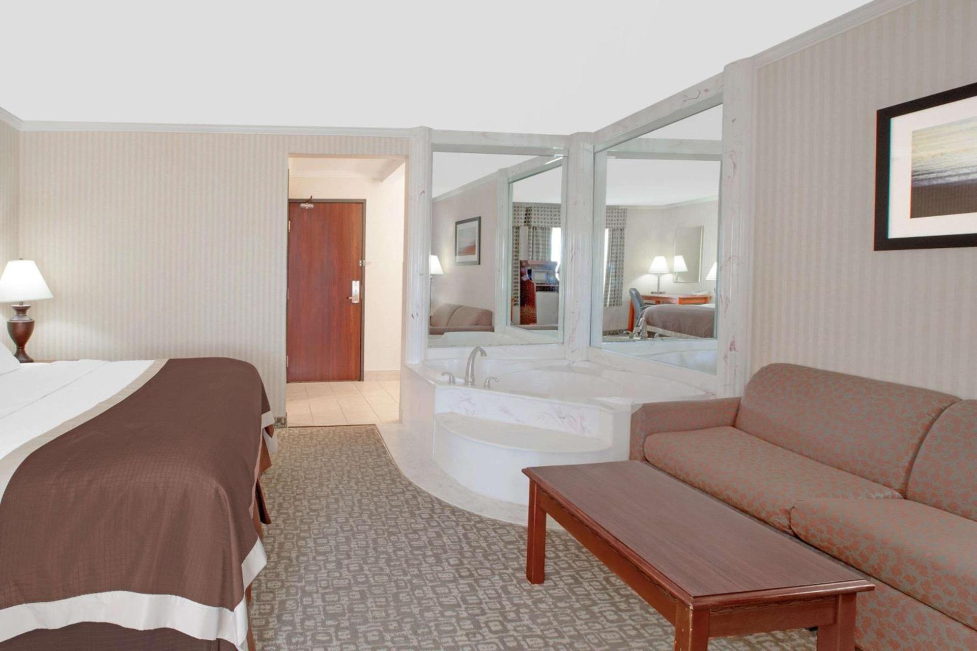 Baymont by Wyndham Jackson photo 16