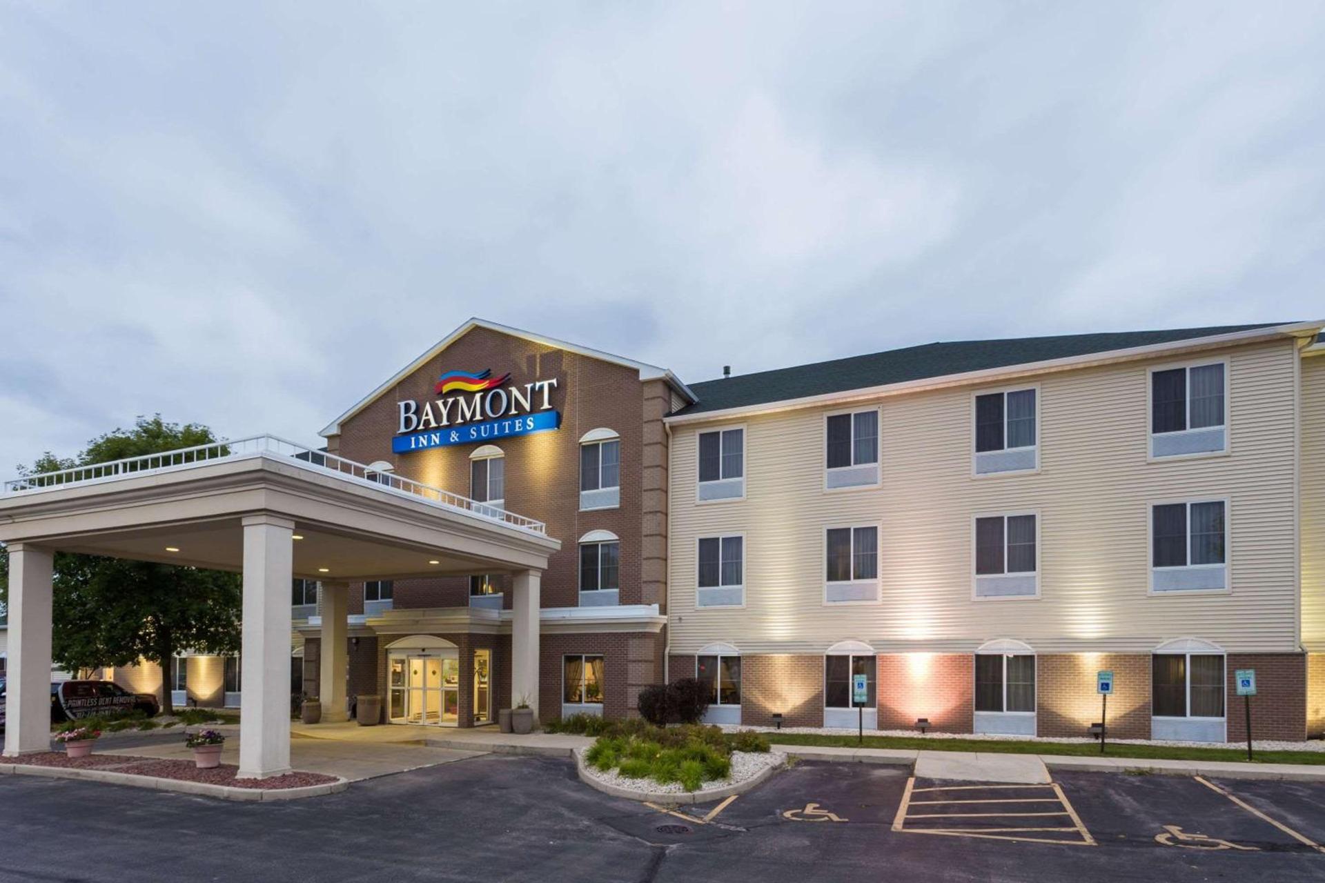 Baymont by Wyndham Waterford/Burlington WI photo 1