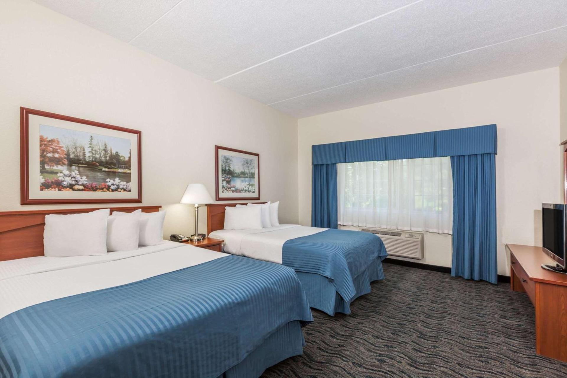 Baymont by Wyndham Des Moines Airport photo 34