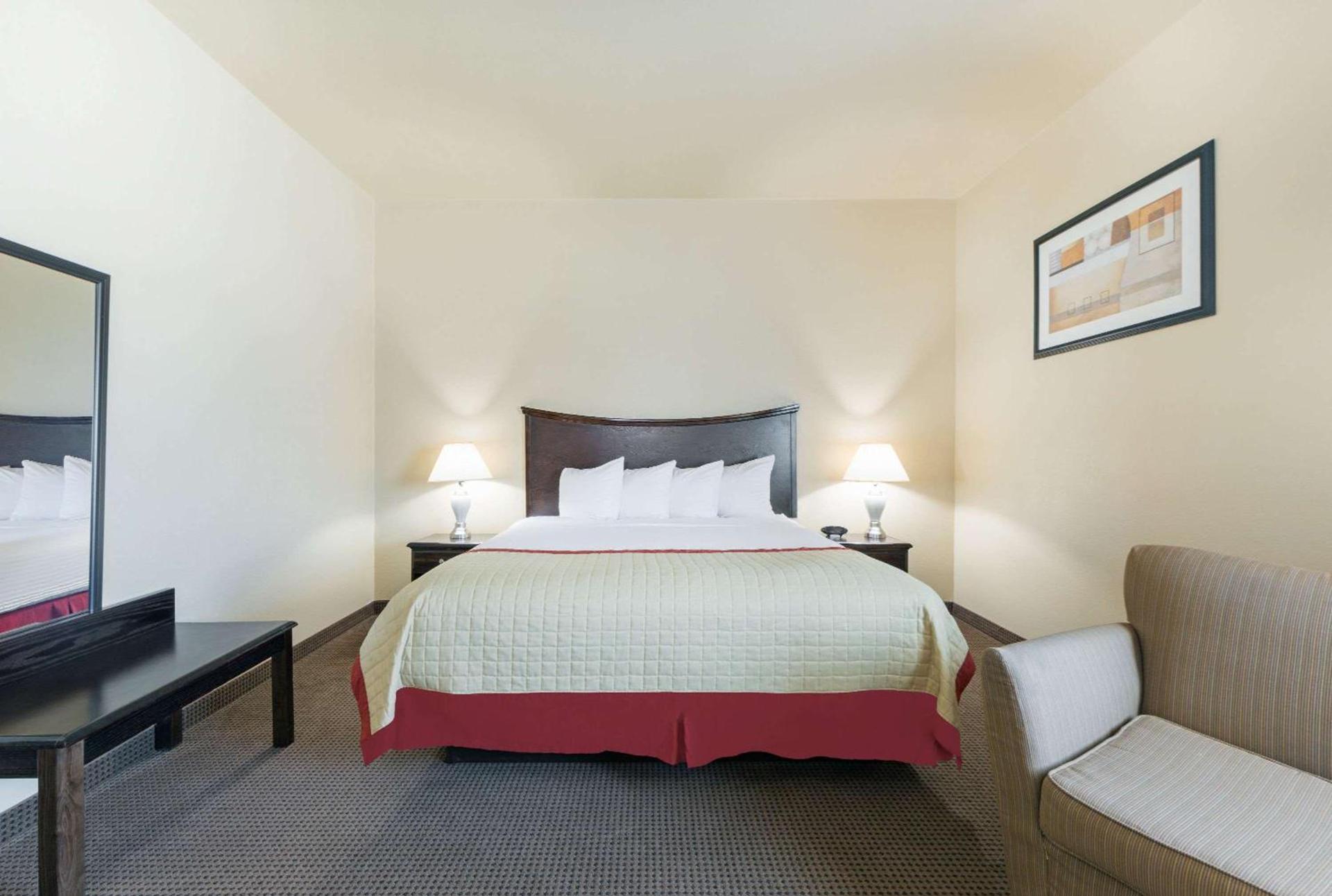 Baymont by Wyndham Perryton photo 11