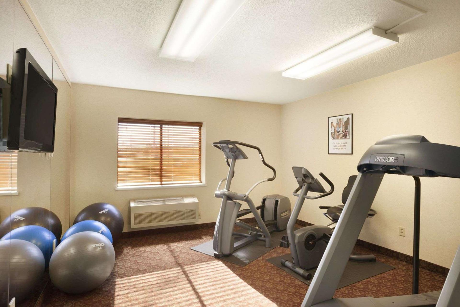 Baymont by Wyndham Sioux Falls photo 3