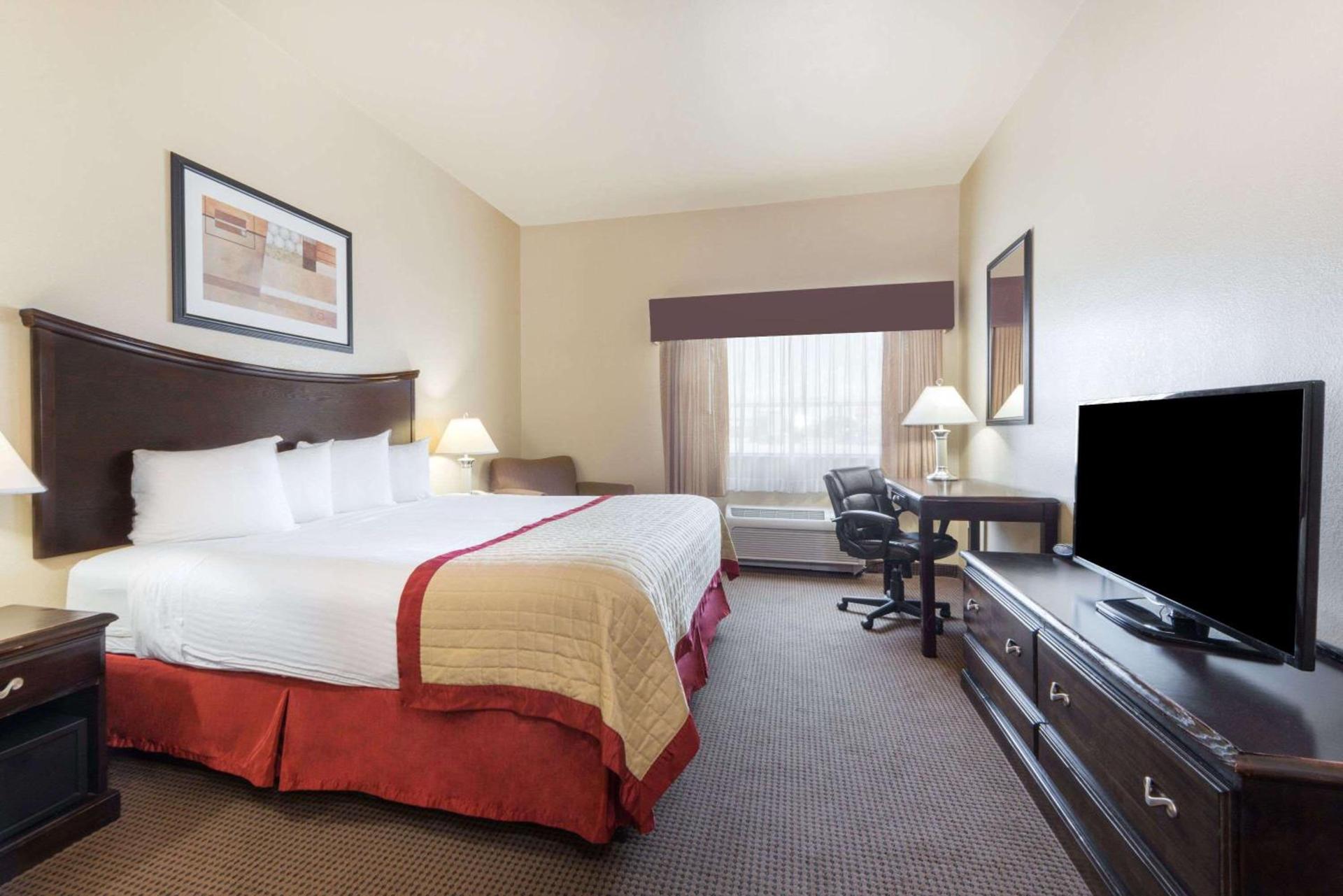 Baymont by Wyndham Perryton photo 13