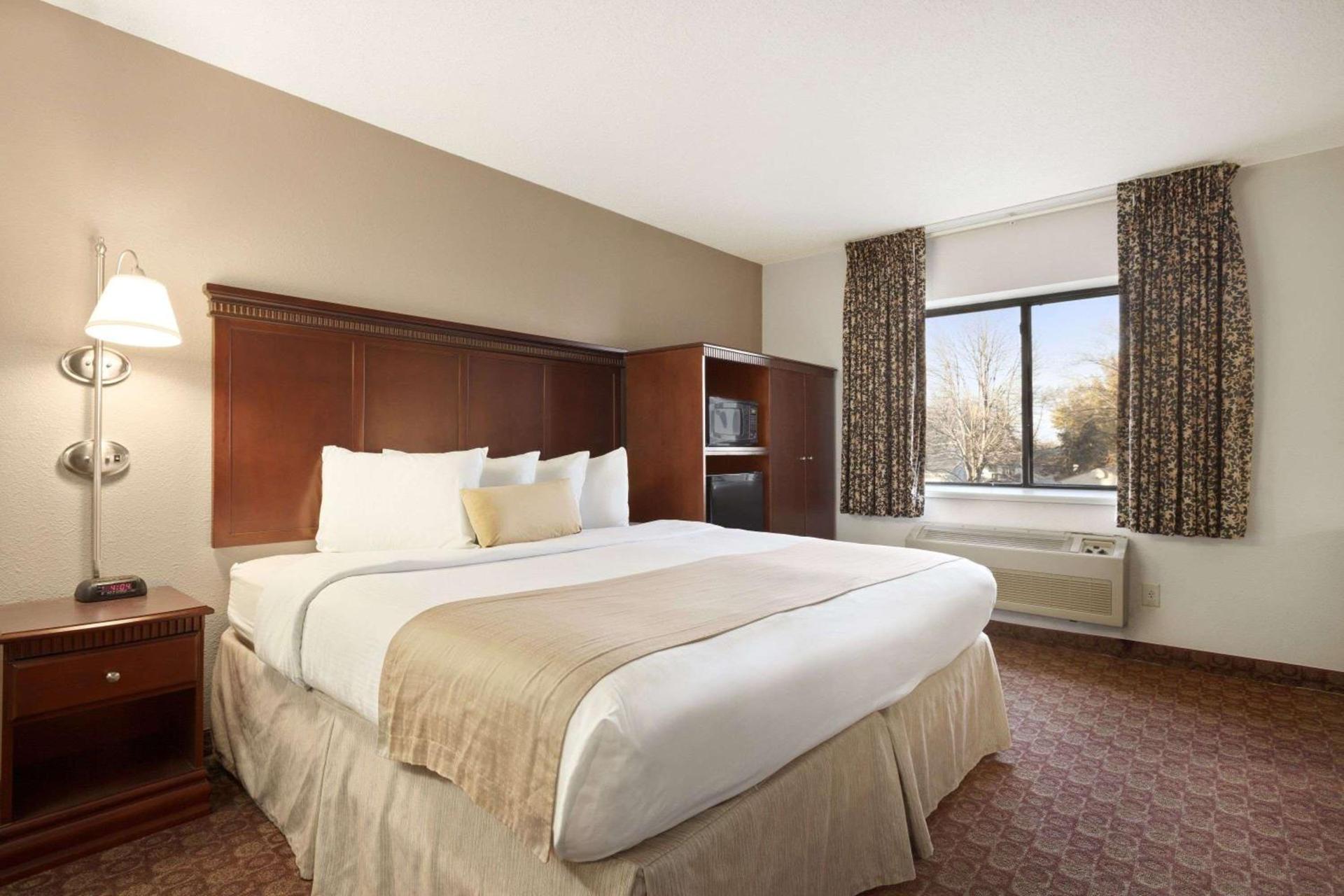 Baymont by Wyndham Sioux Falls photo 2