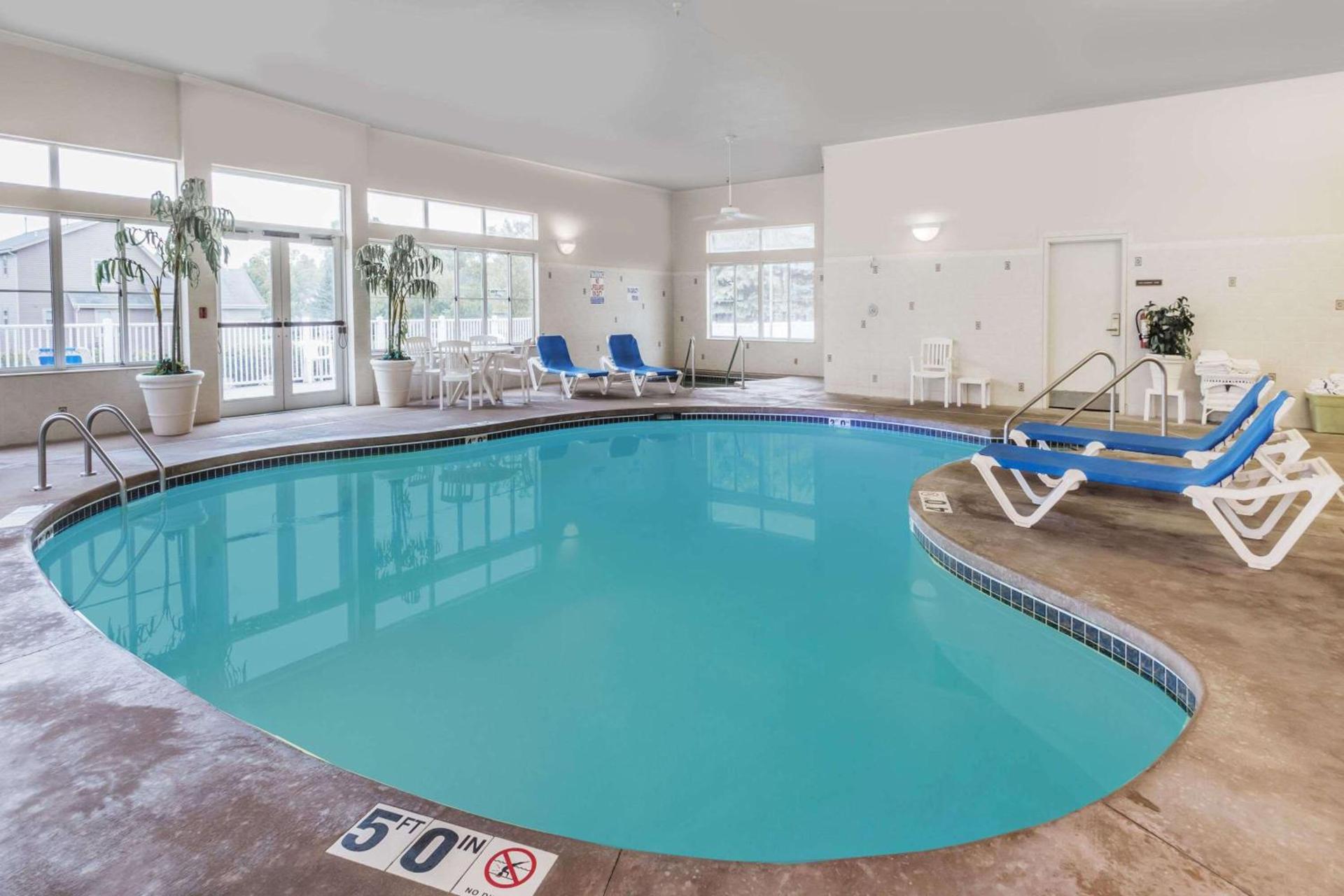 Baymont by Wyndham Waterford/Burlington WI photo 12