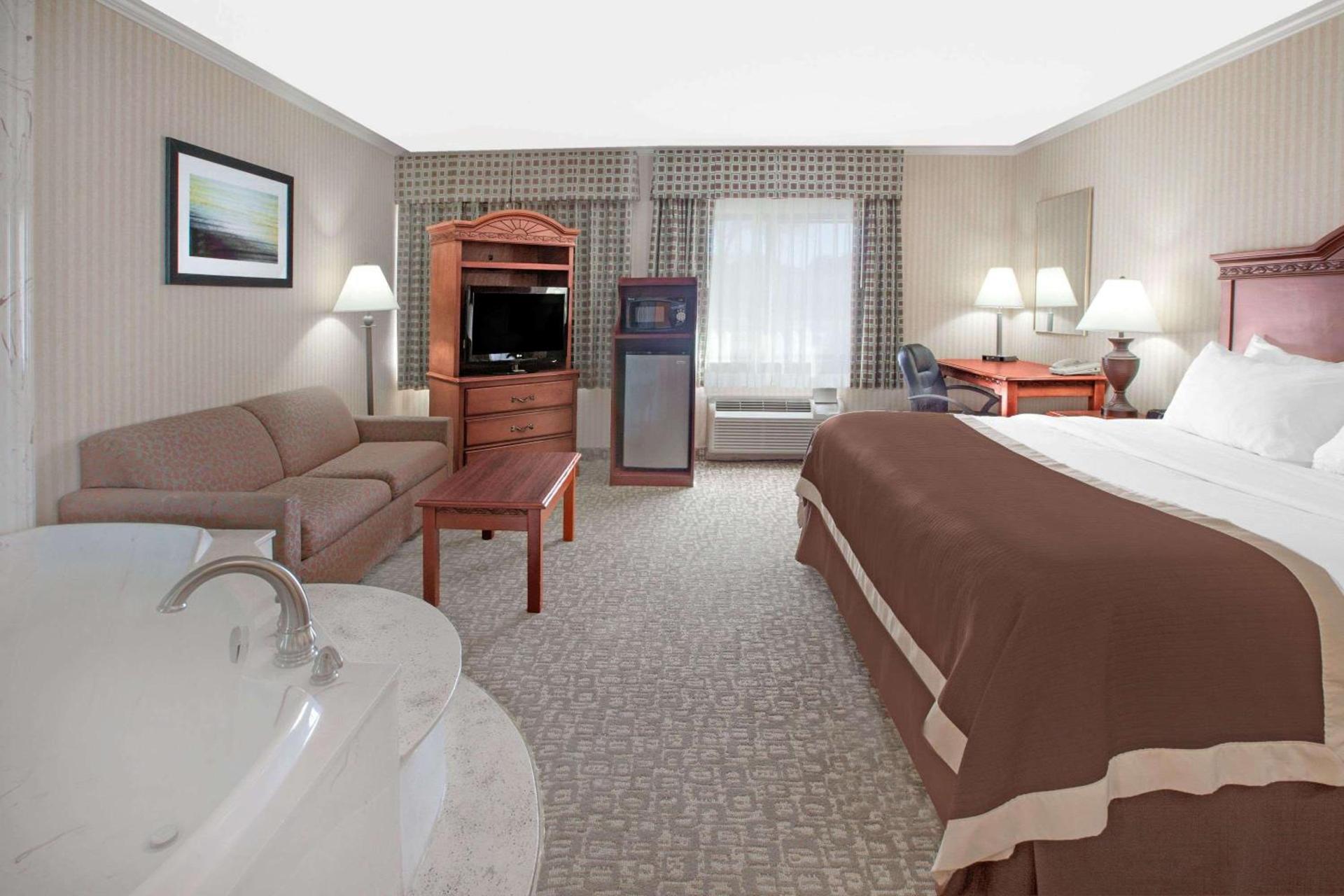 Baymont by Wyndham Jackson photo 11