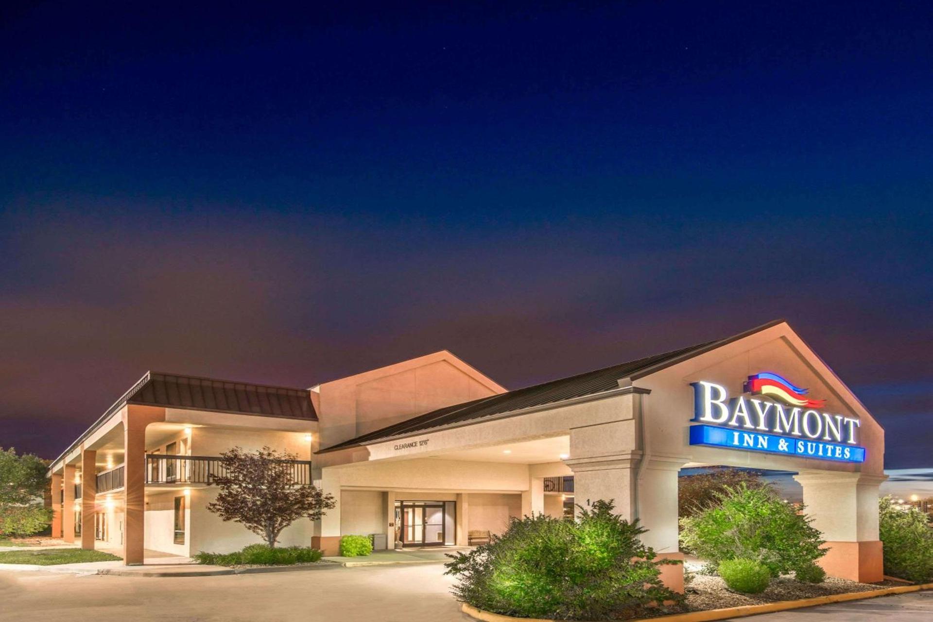 Baymont by Wyndham Topeka photo 5