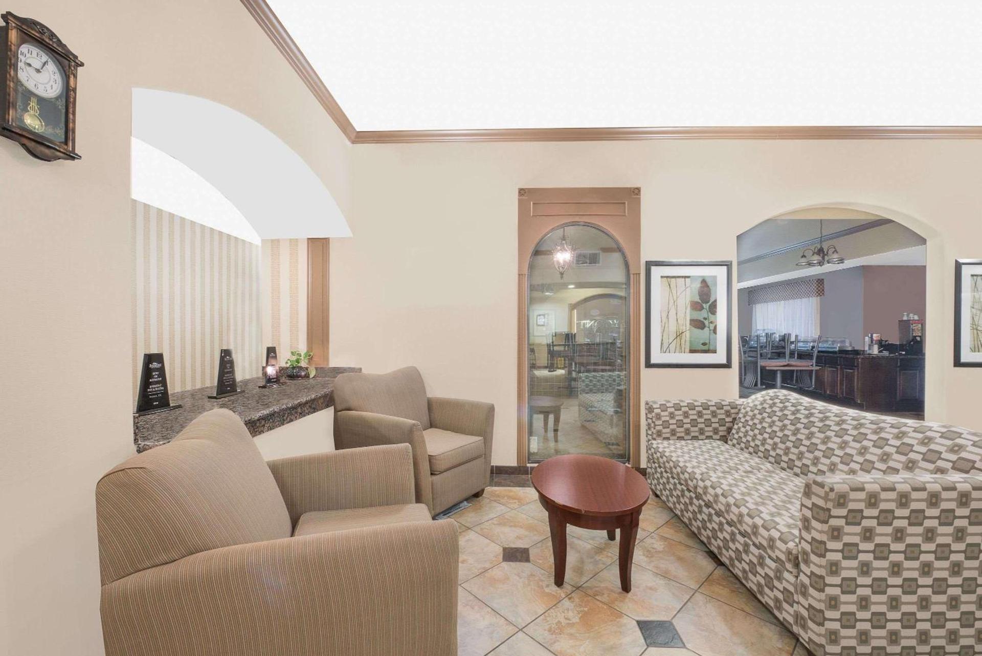 Baymont by Wyndham Snyder photo 18