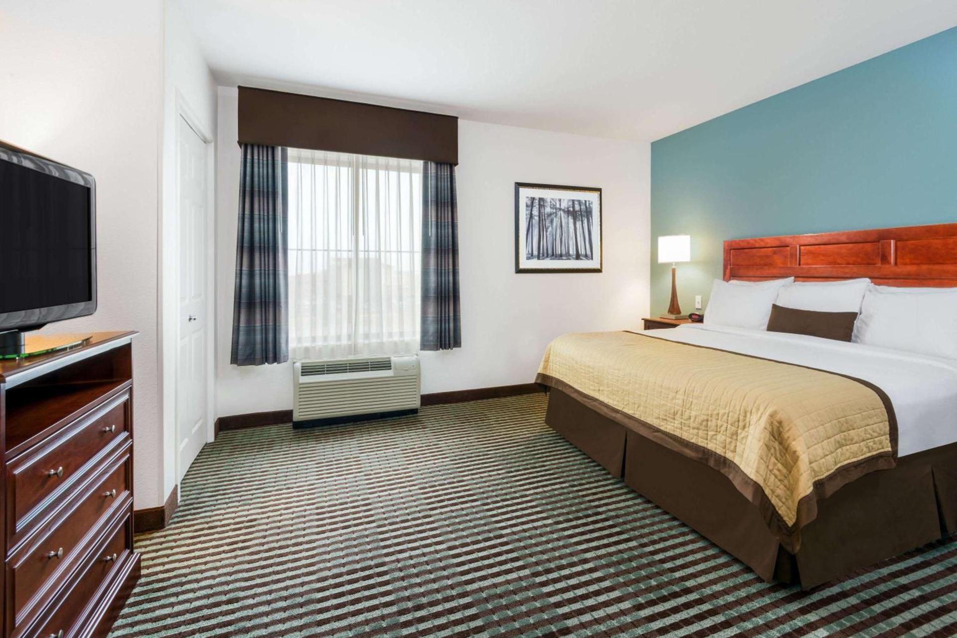 Baymont by Wyndham Denver International Airport photo 10