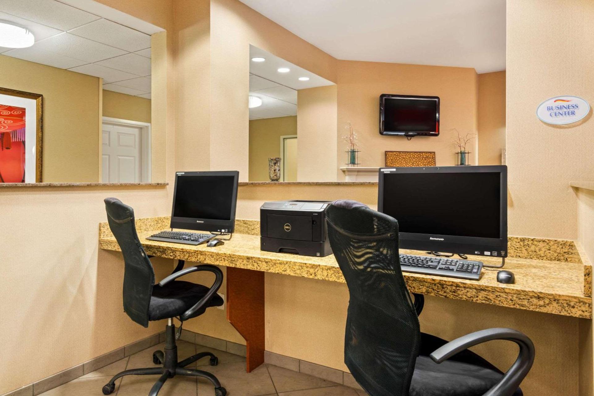 Baymont by Wyndham Denver International Airport photo 18
