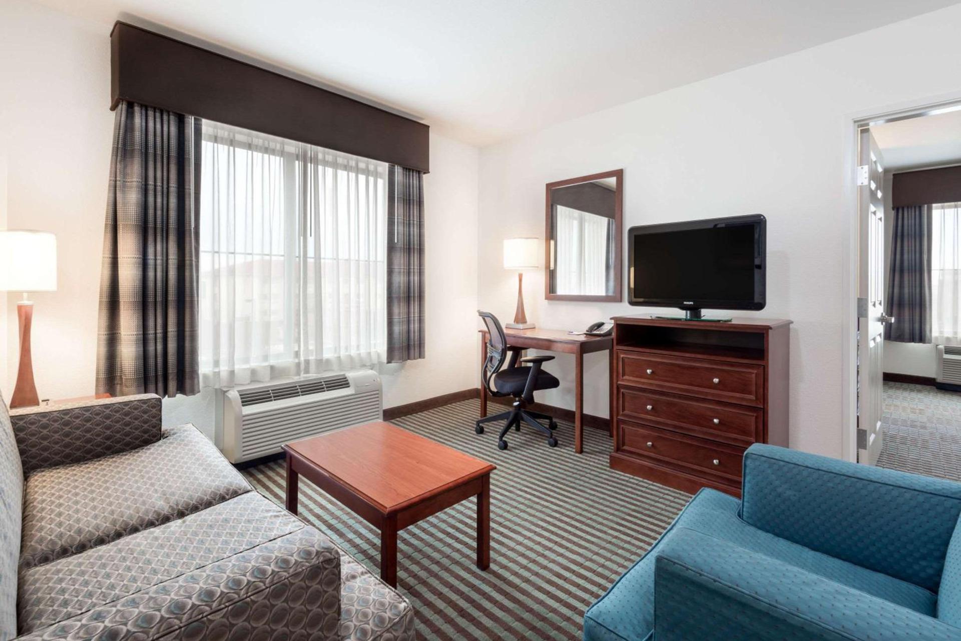 Baymont by Wyndham Denver International Airport photo 13