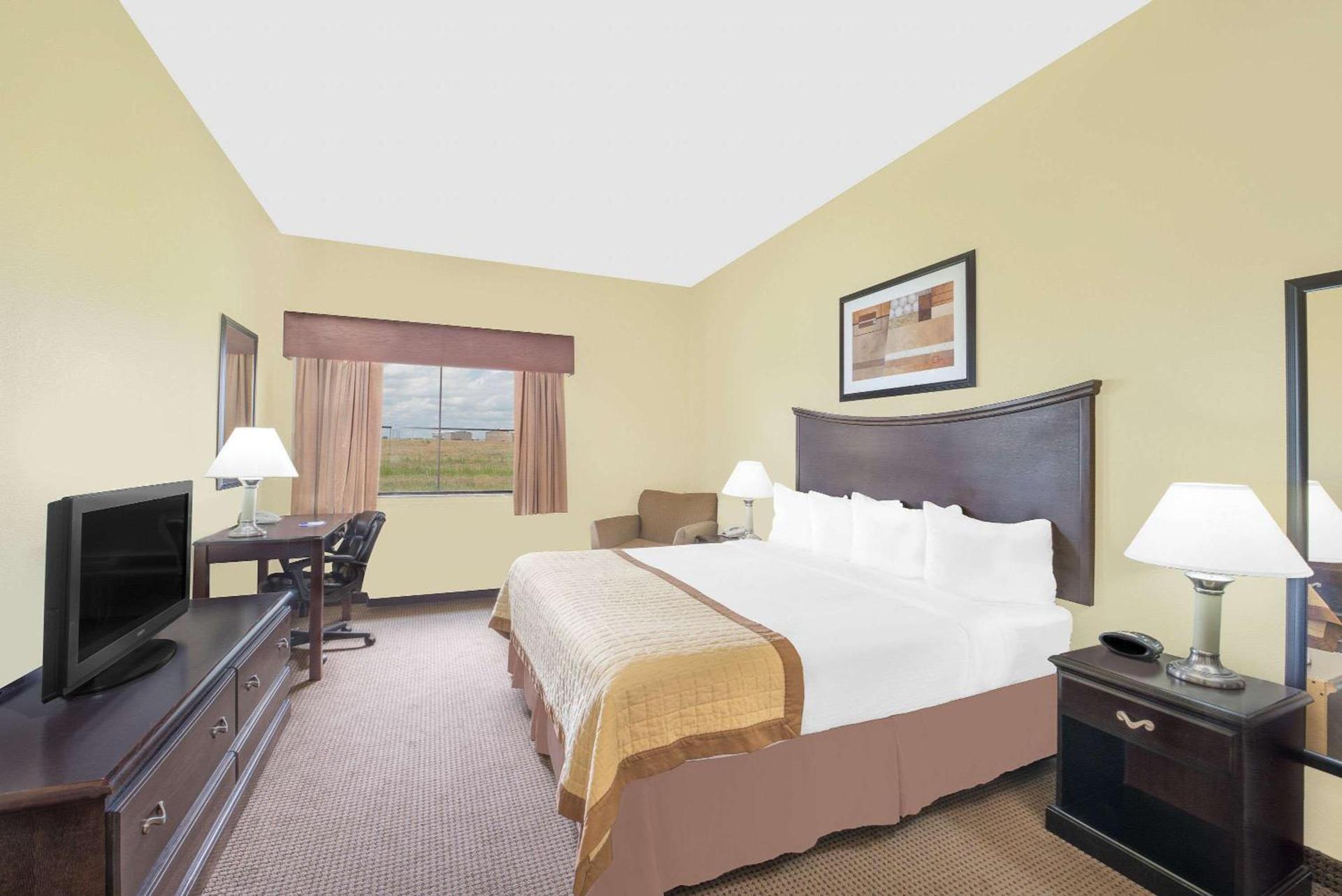 Baymont by Wyndham Snyder photo 22