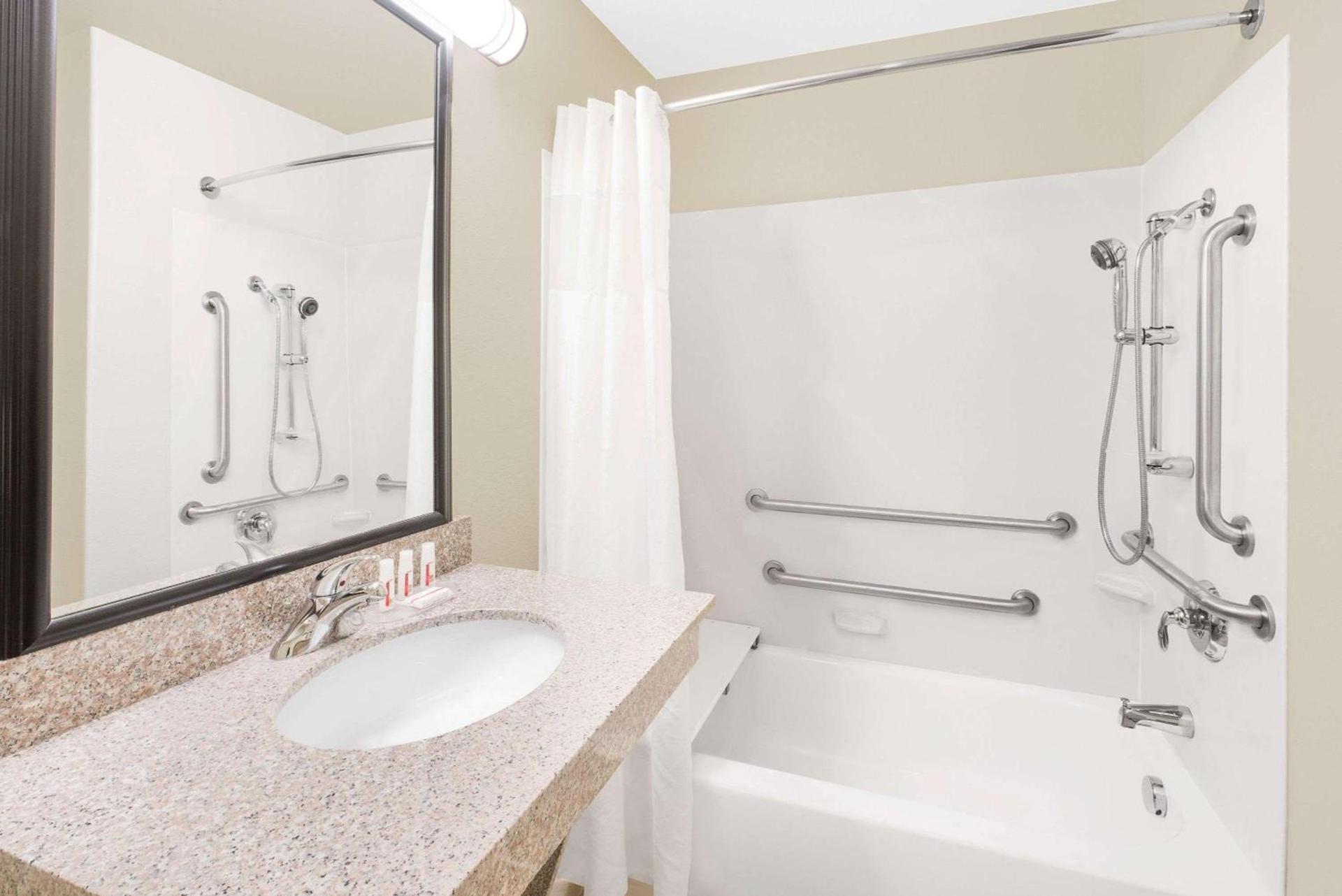 Baymont by Wyndham Snyder photo 24
