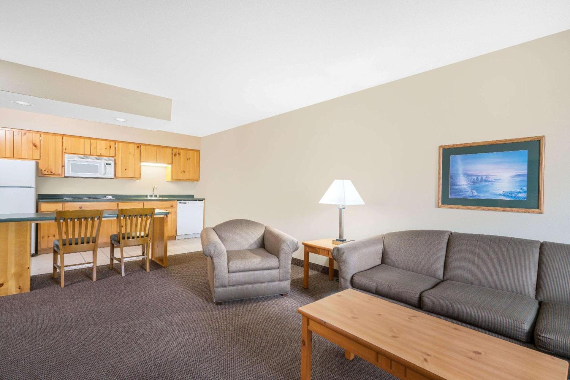 Baymont by Wyndham Baxter/Brainerd Area photo 17