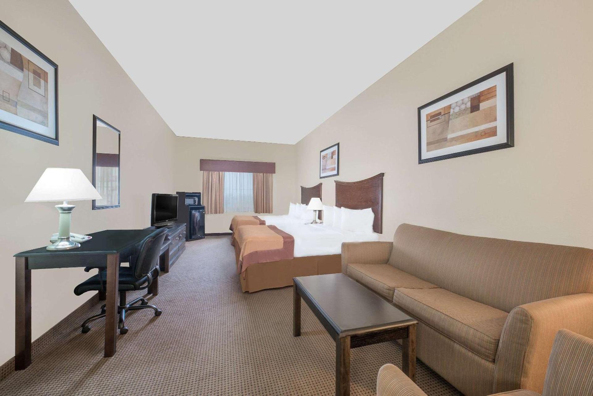 Baymont by Wyndham Snyder photo 31