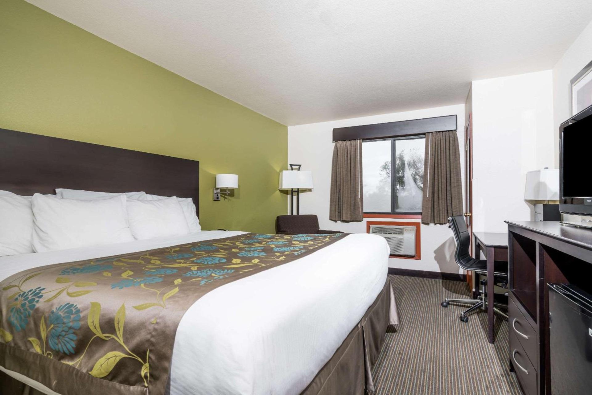 Baymont by Wyndham Eau Claire WI photo 7