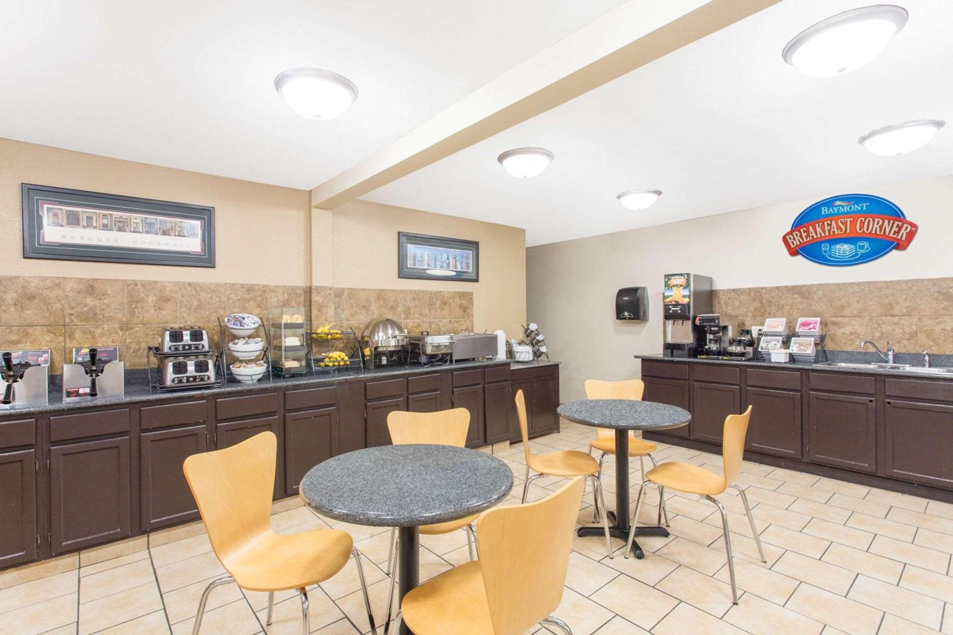 Baymont by Wyndham Dubuque photo 49