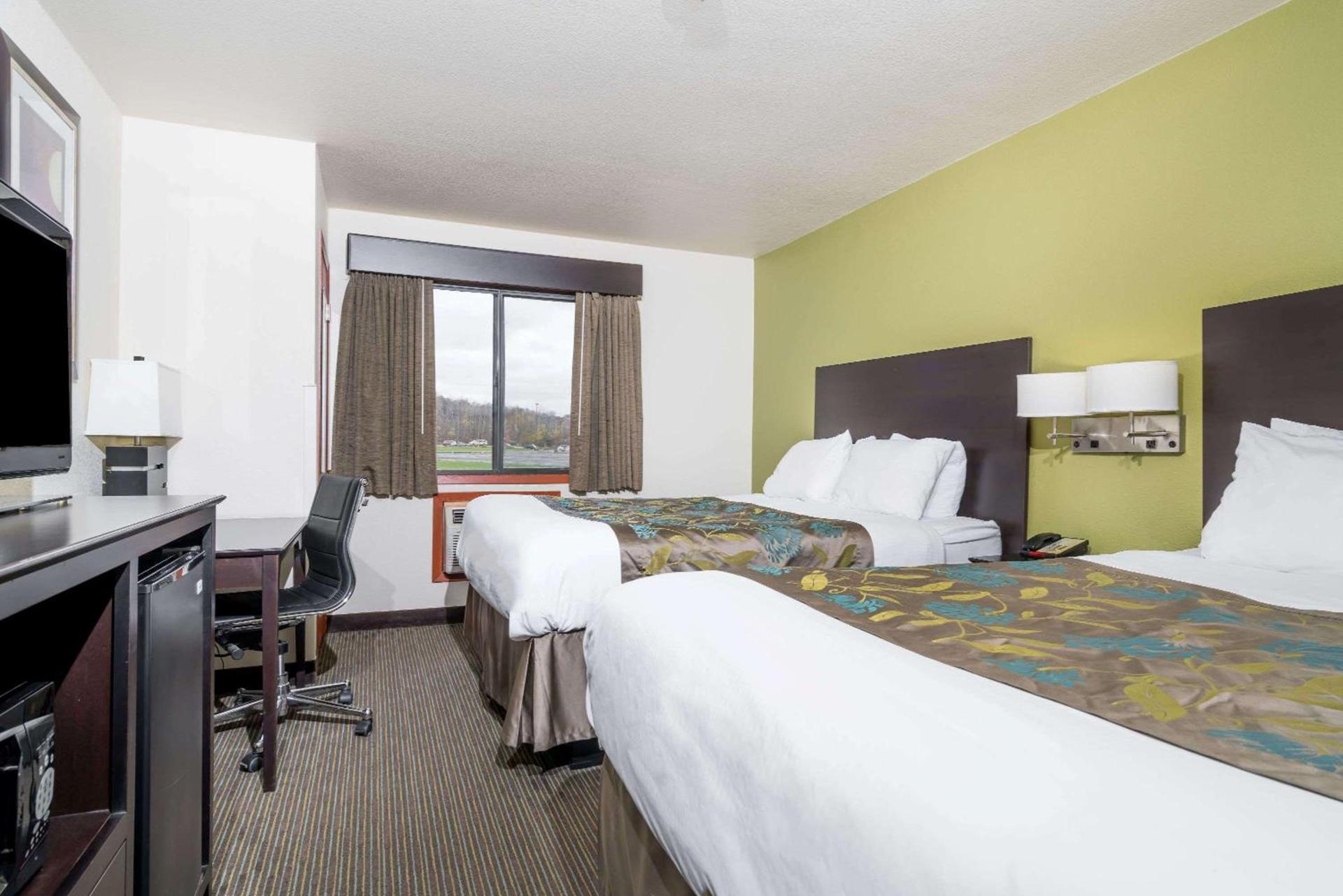 Baymont by Wyndham Eau Claire WI photo 8