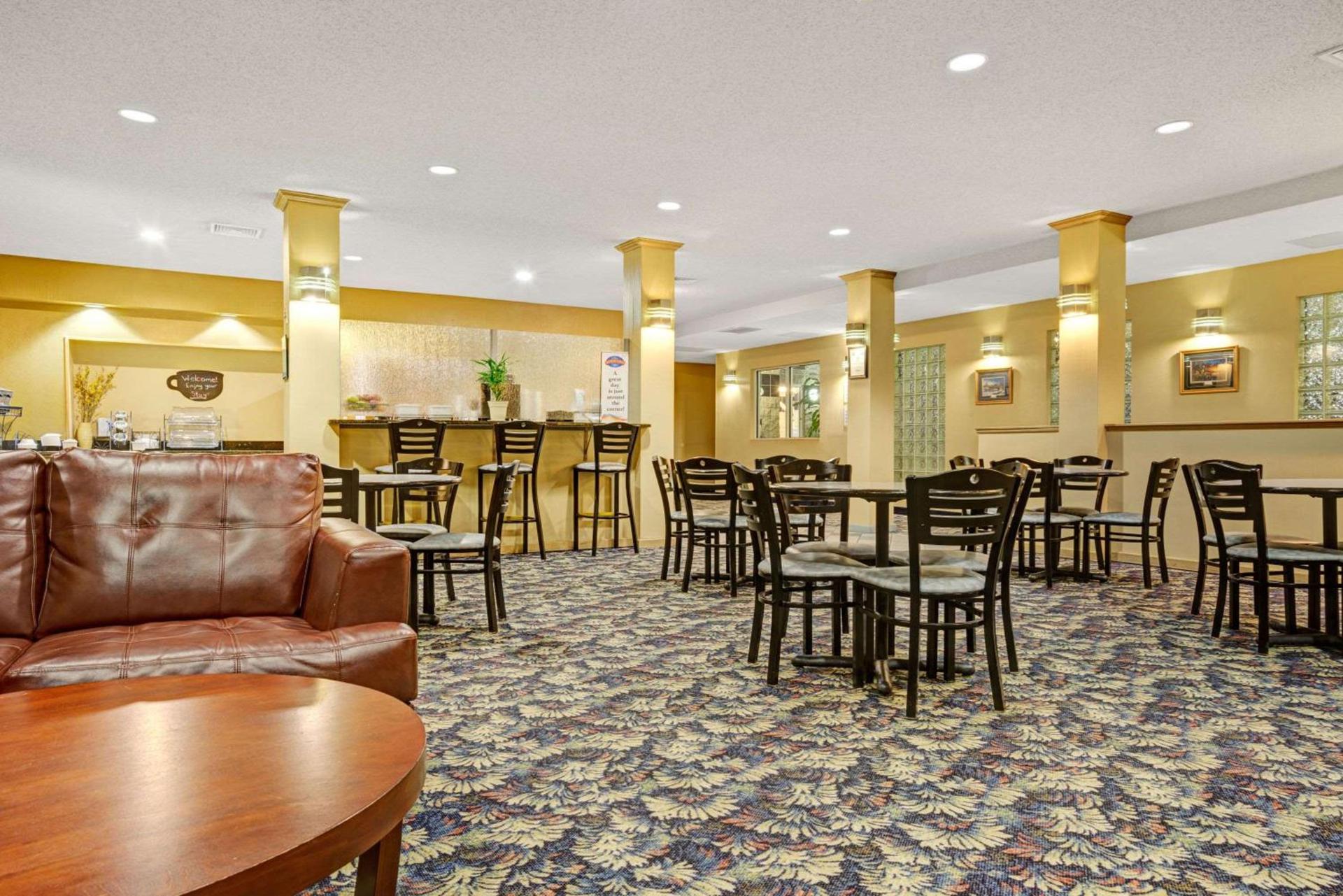 Baymont by Wyndham Wahpeton photo 10