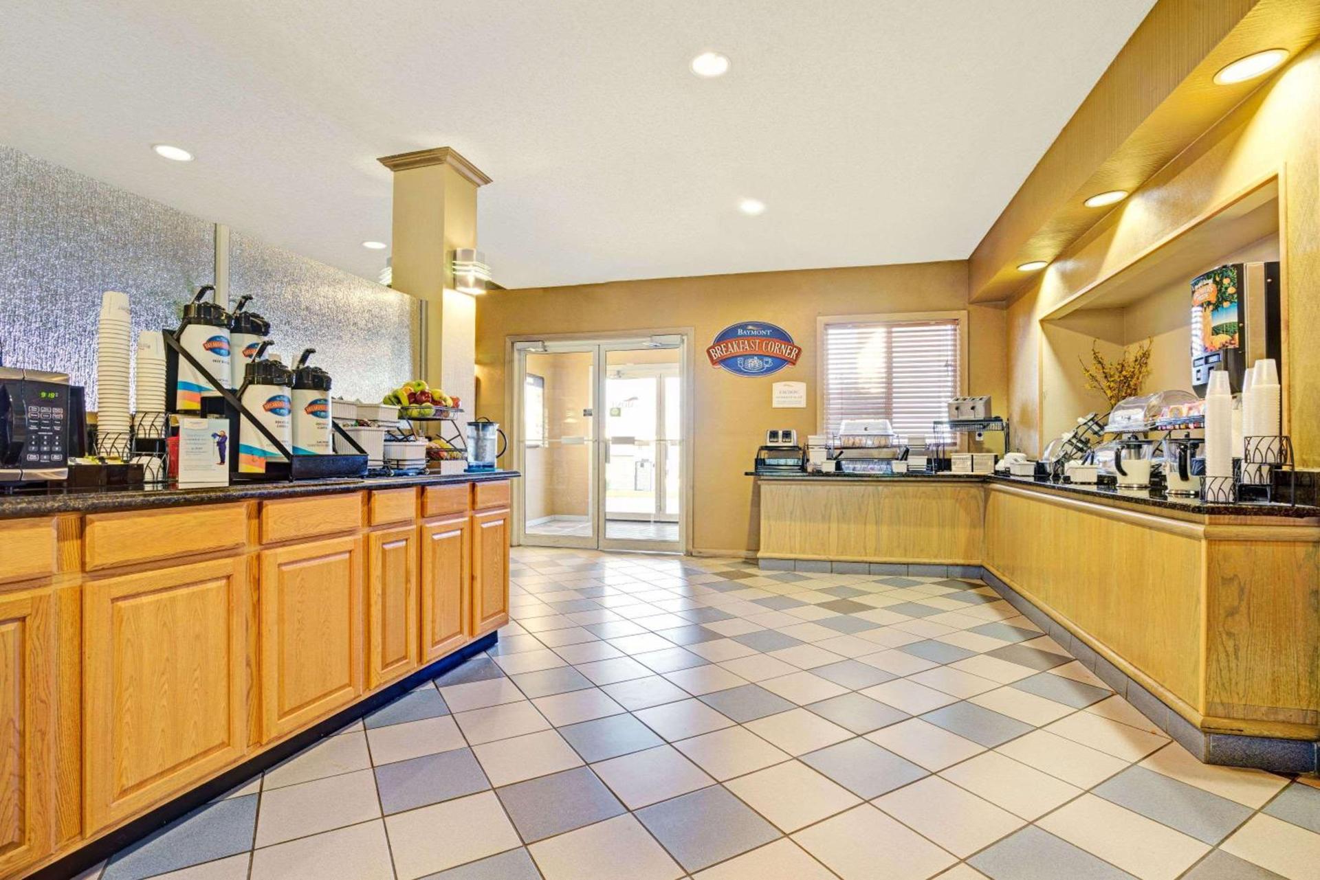 Baymont by Wyndham Wahpeton photo 15