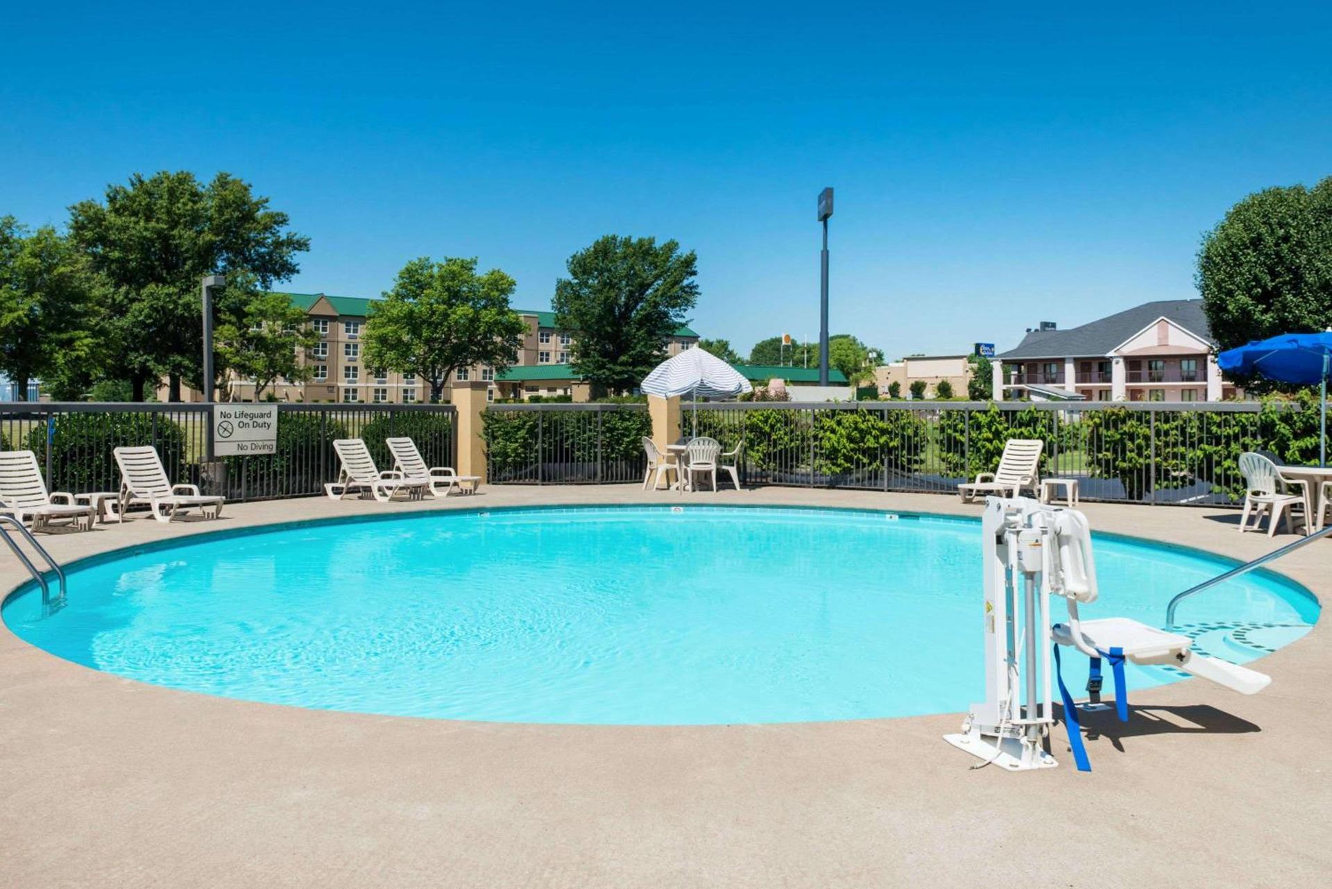 Baymont by Wyndham Clarksville Northeast photo 4