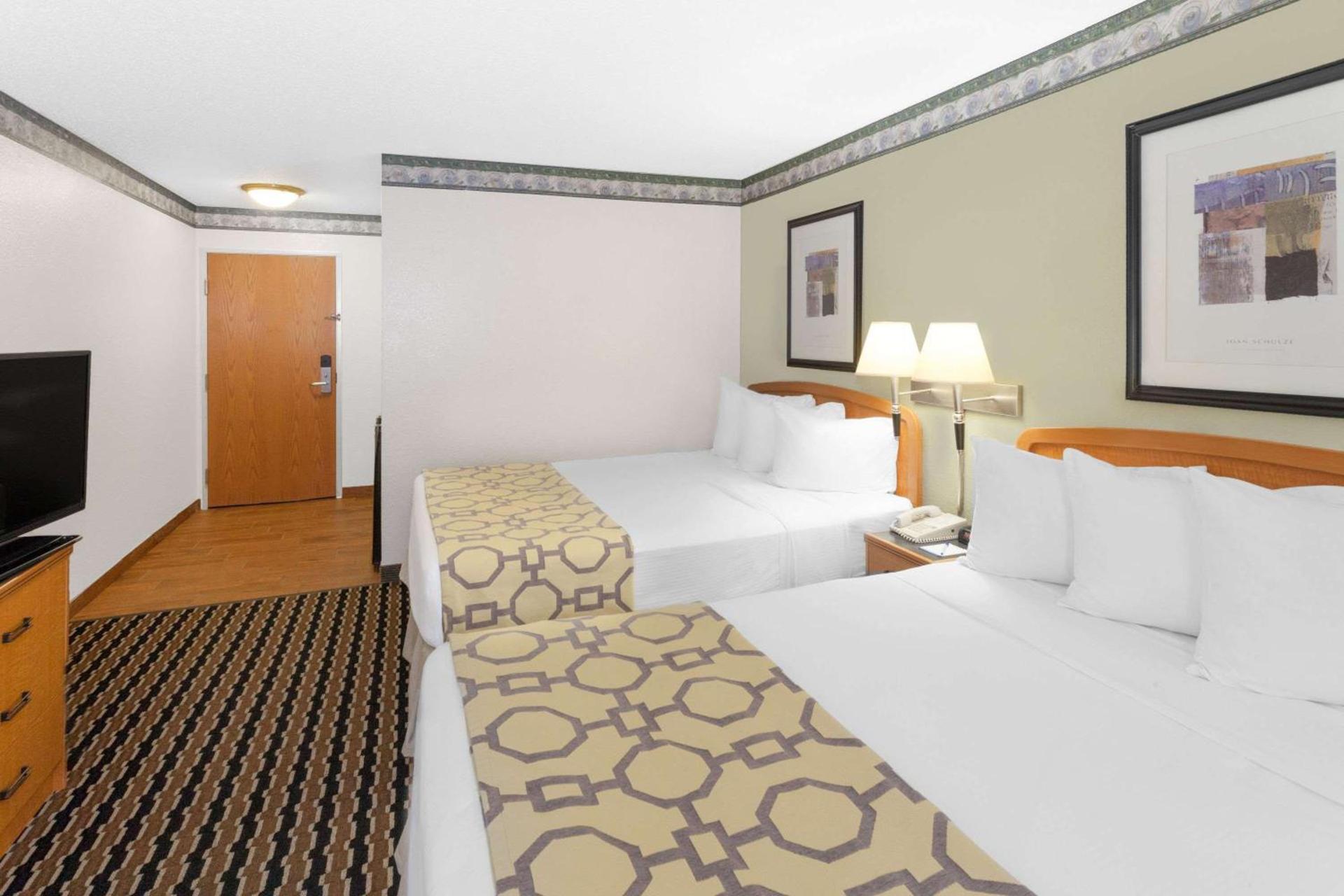 Baymont by Wyndham Fort Wayne photo 6