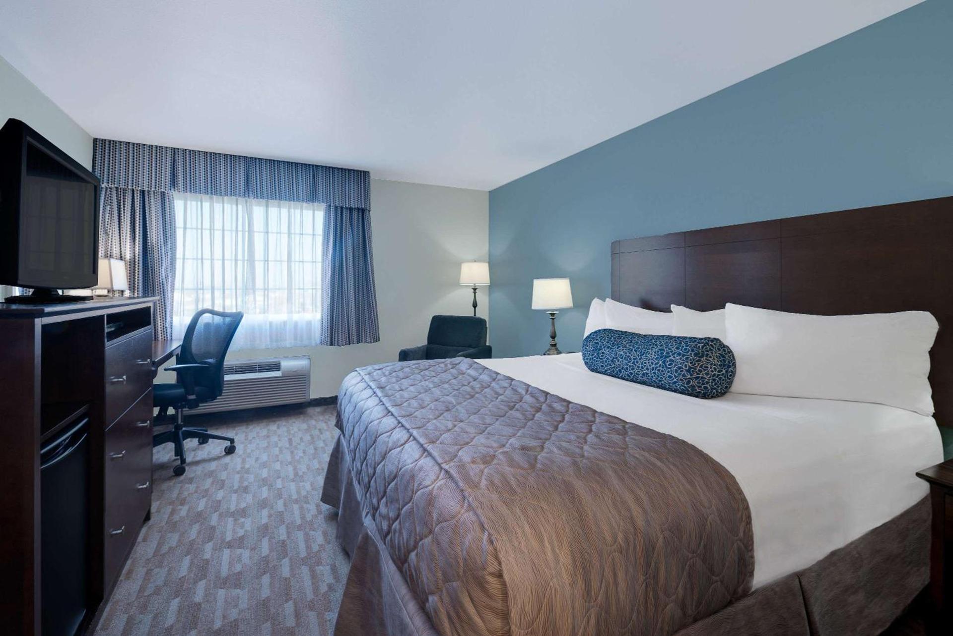 Baymont by Wyndham Minot photo 37